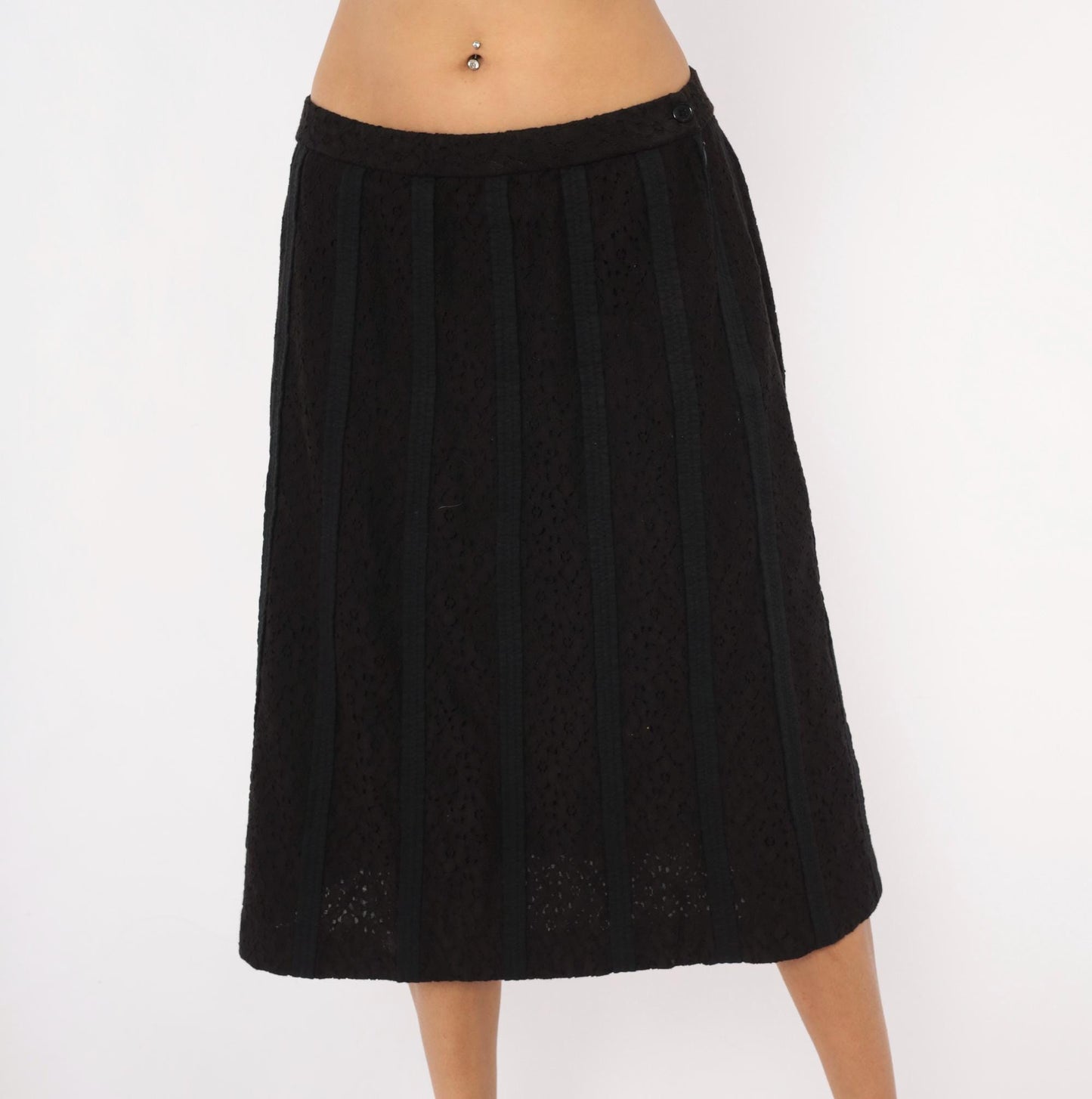 2000s Susan Graver Black Eyelet Knit A-Line Skirt Knee-Length Medium M