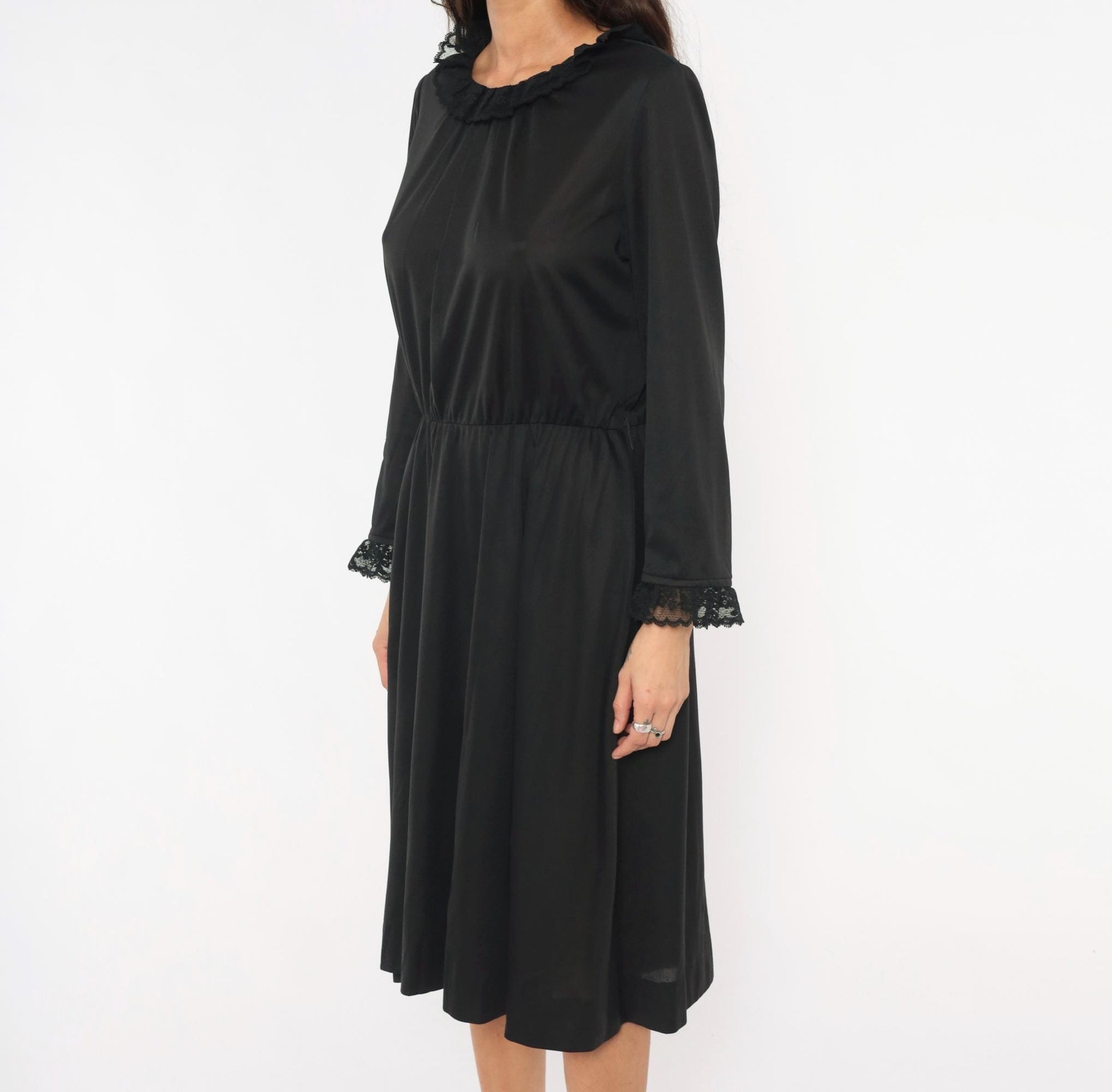 70s Black Lace Trim Scoop Neck A-Line Dress Knee Length Long Sleeve Medium Large