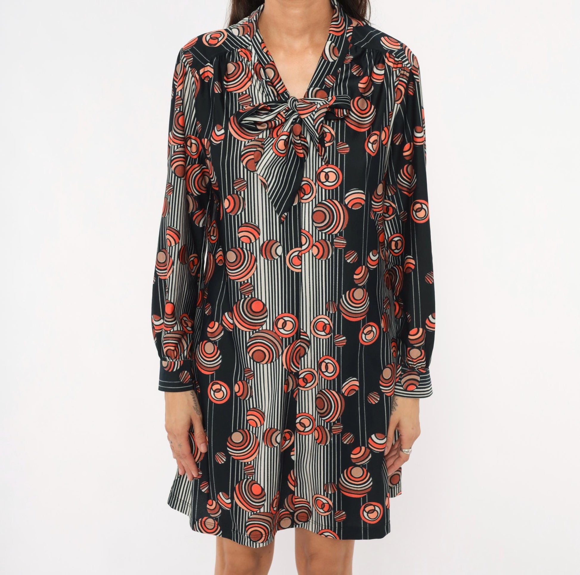 70s Geometric Circle Print Shift Dress Black Orange Pussy Bow Tie Neck Large L