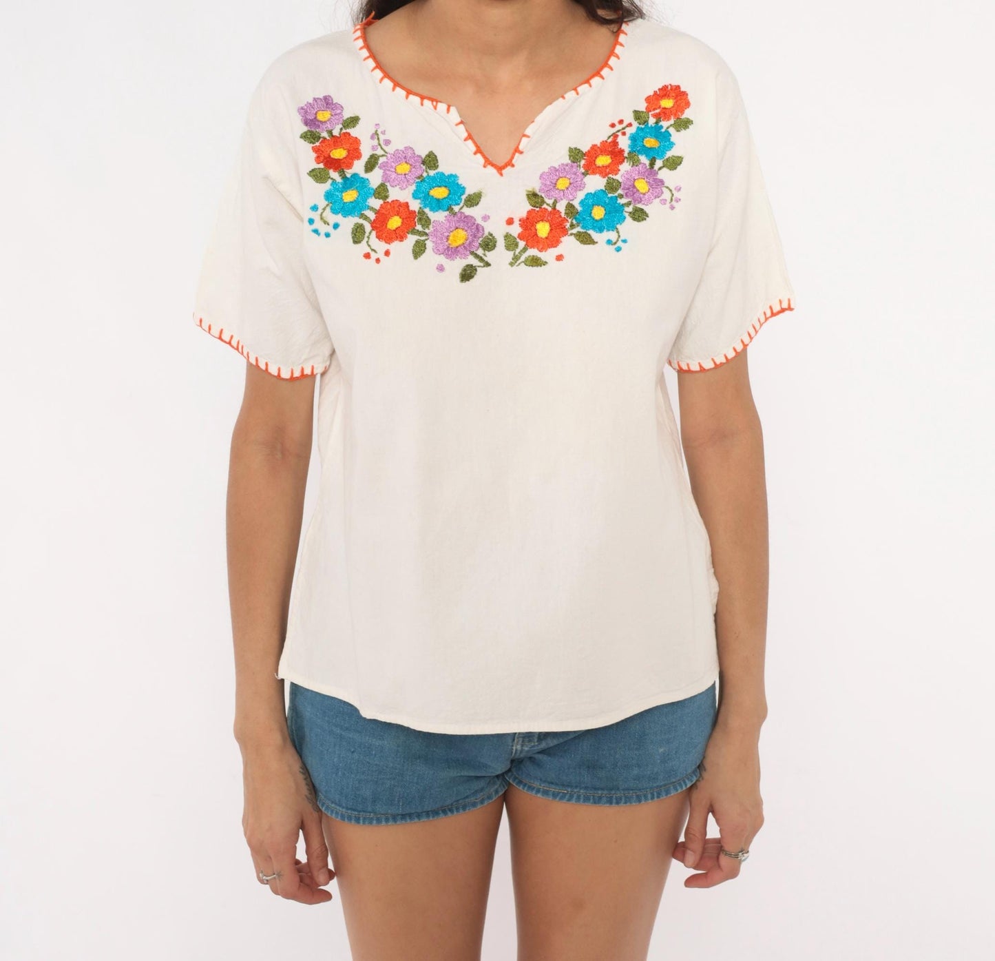 90s White Cotton Peasant Blouse Hand-Embroidered Floral V-Neck Medium M