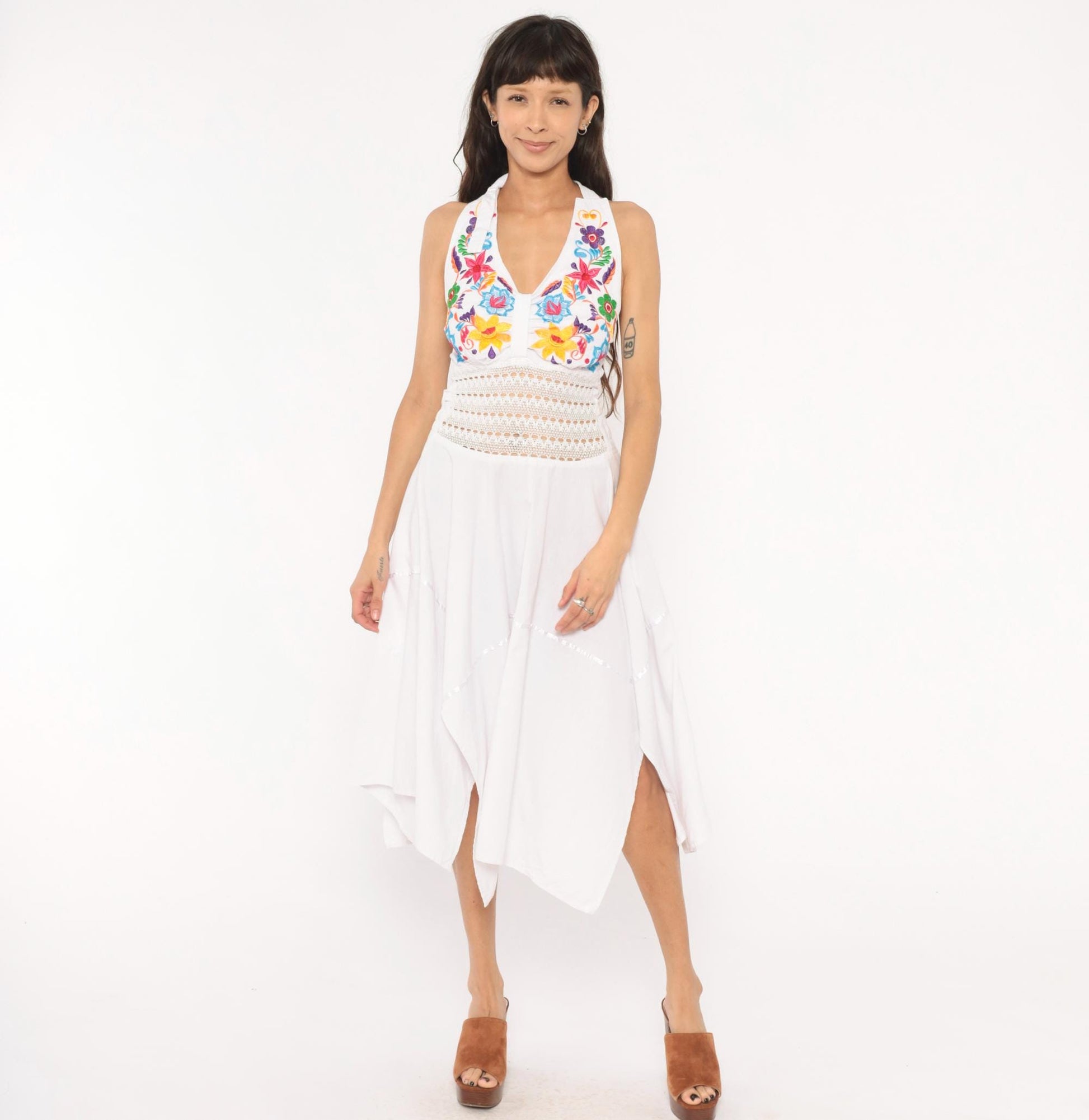 90s White Cotton Halter Dress Floral Embroidery Handkerchief Hem Midi Medium M