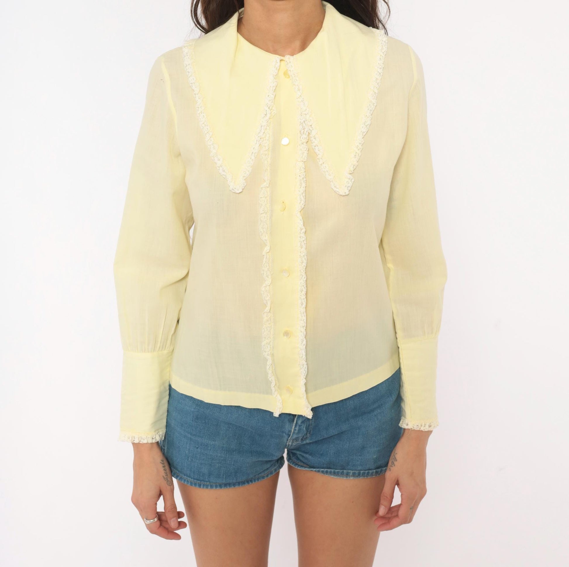 70s Quartet Fashion Butter Yellow Lace Trim Blouse Pointed Collar Cotton Small