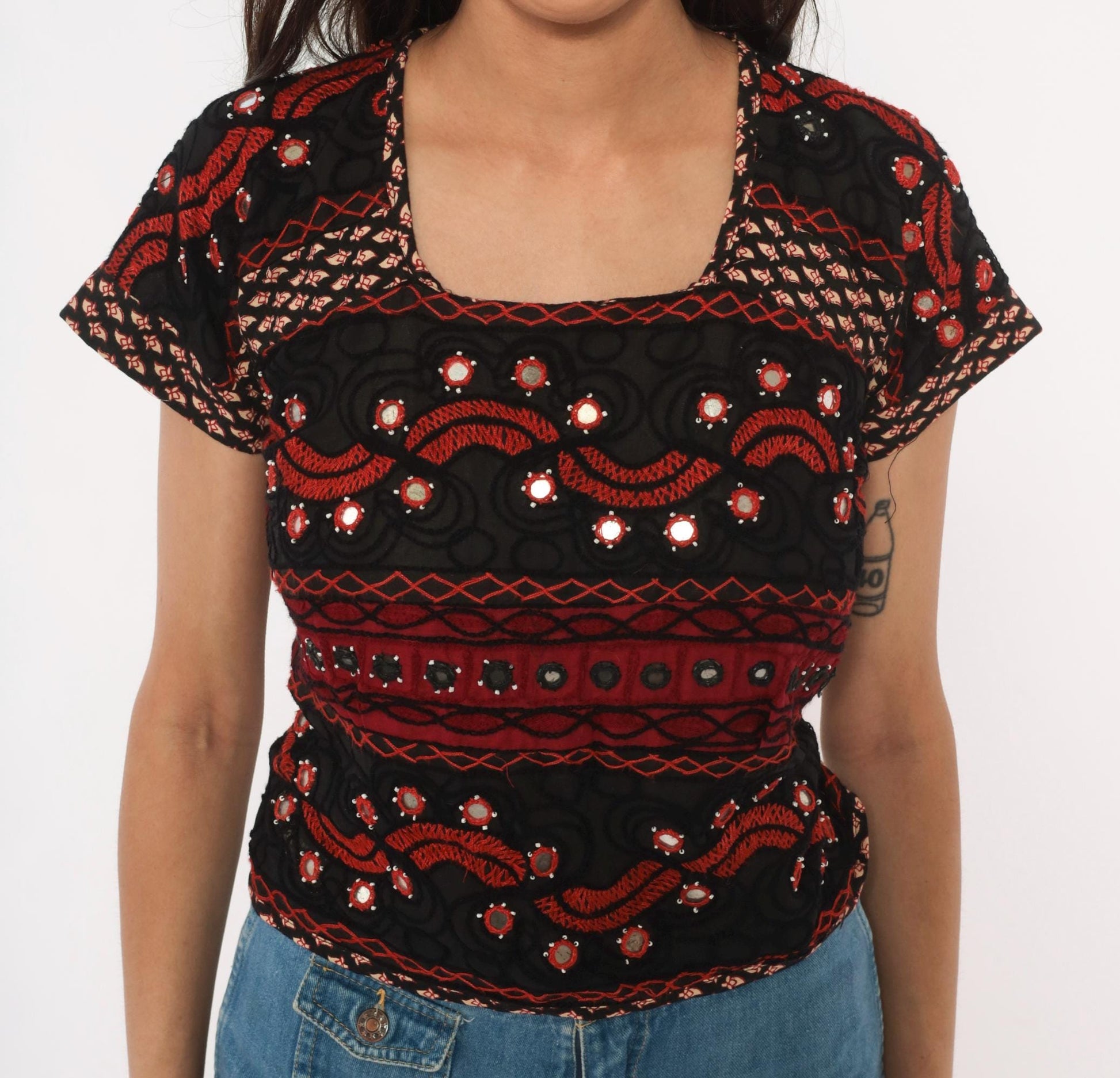 2000s Black Red Shisha Mirror Embroidered Cotton Crop Top Cap Sleeve Extra Small XS