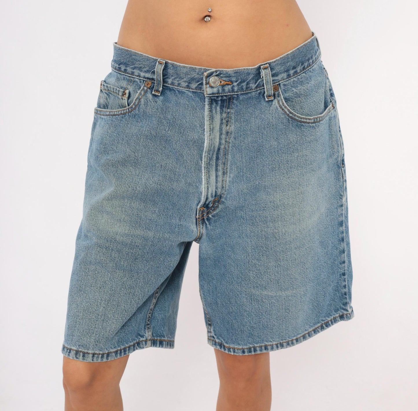 Levi's 550 Light Wash Denim Shorts Knee-Length Relaxed Fit 2000s W36