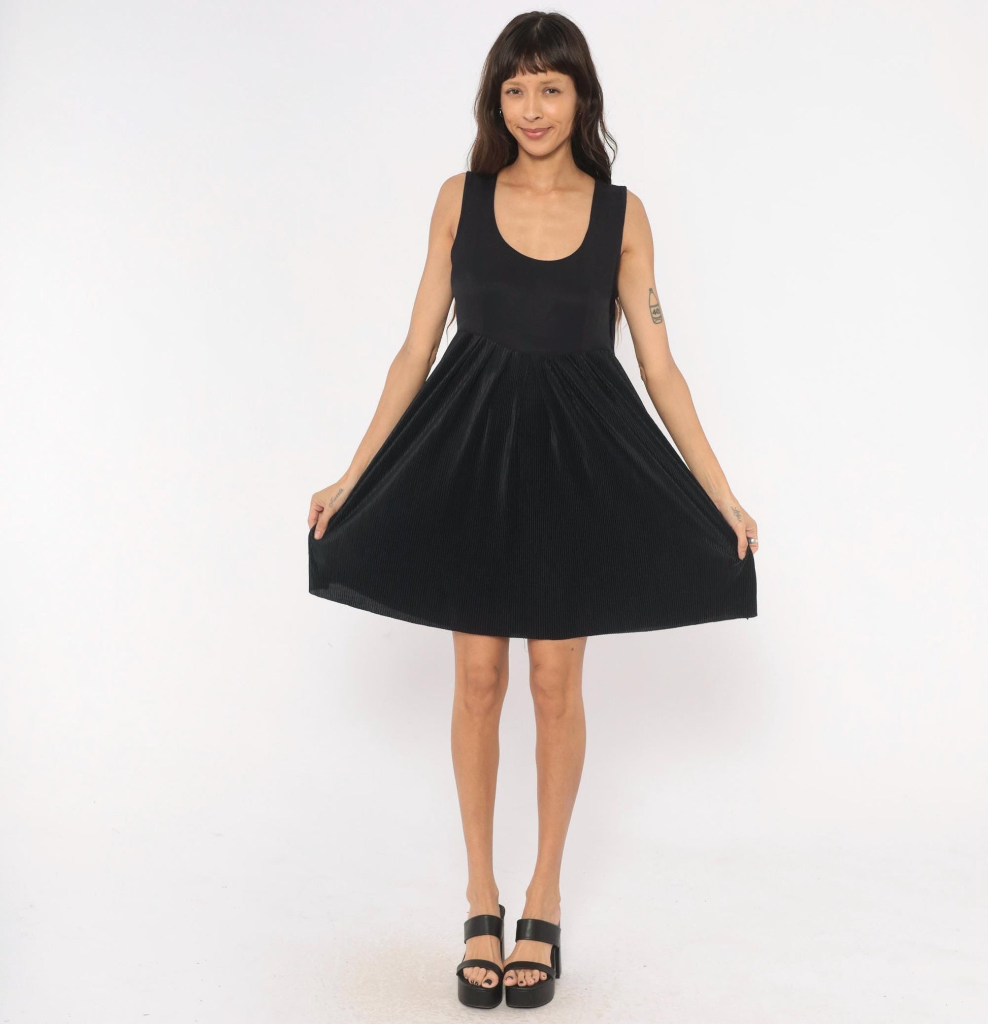 90s Elisse Black Pleated Mini Dress Scoop Neck Sleeveless Medium M