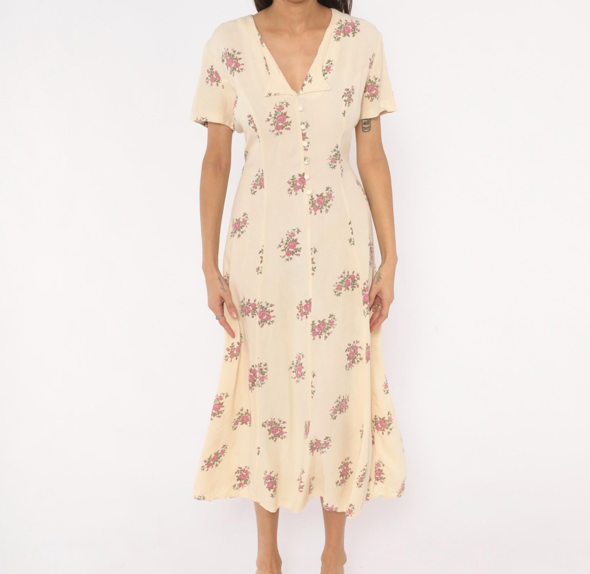 90s Ultra Dress Cream Floral Midi Button Front V Neck Lace Up Back Medium