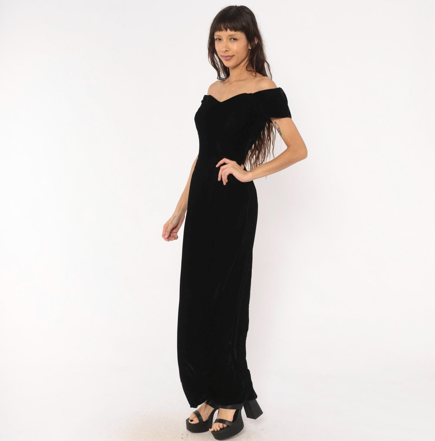 90s Black Velvet Maxi Gown Off-Shoulder Sweetheart Neckline Small S