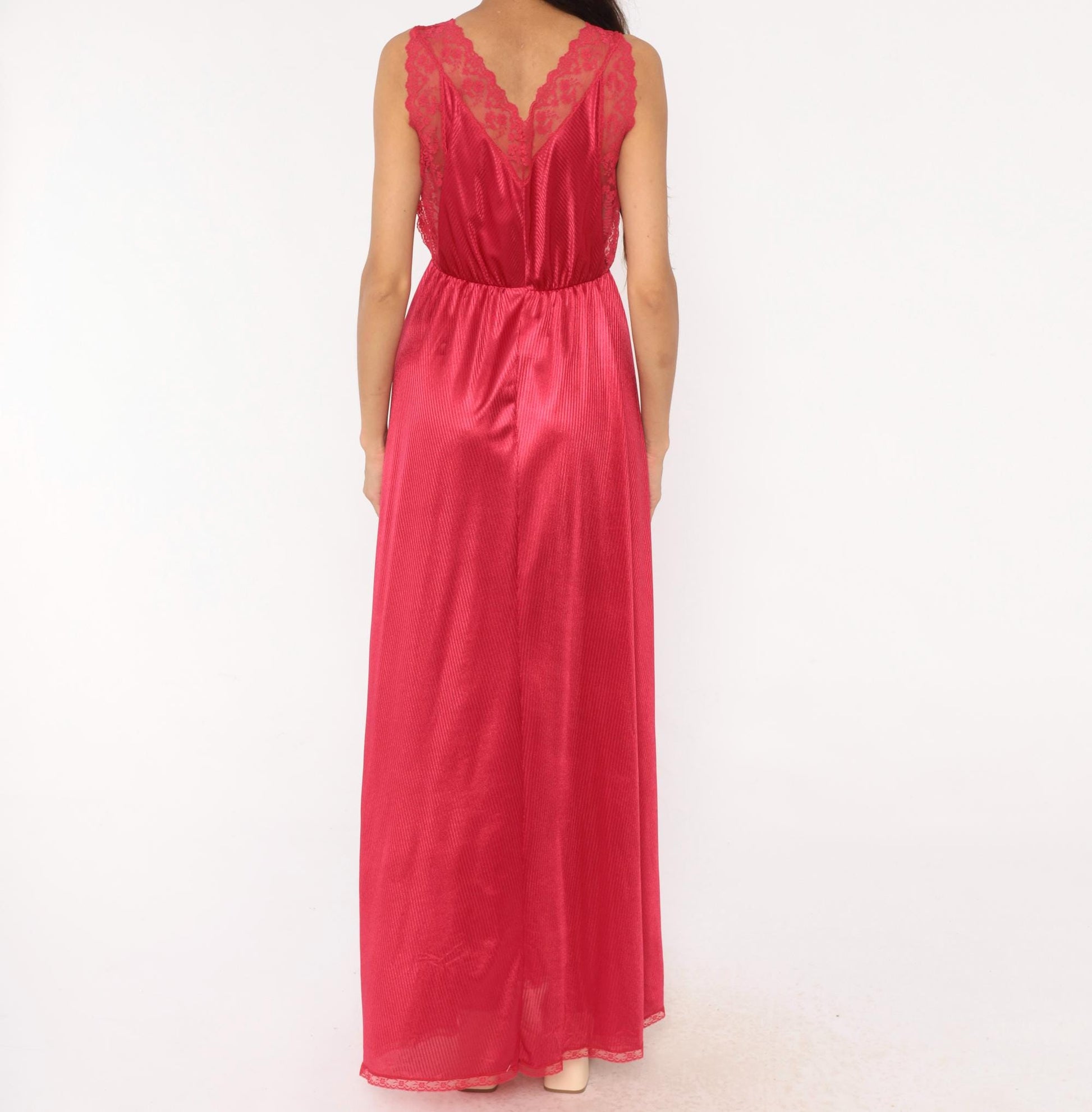 70s JCPenney Raspberry Nylon Nightgown Robe Set Deep V Lace Medium