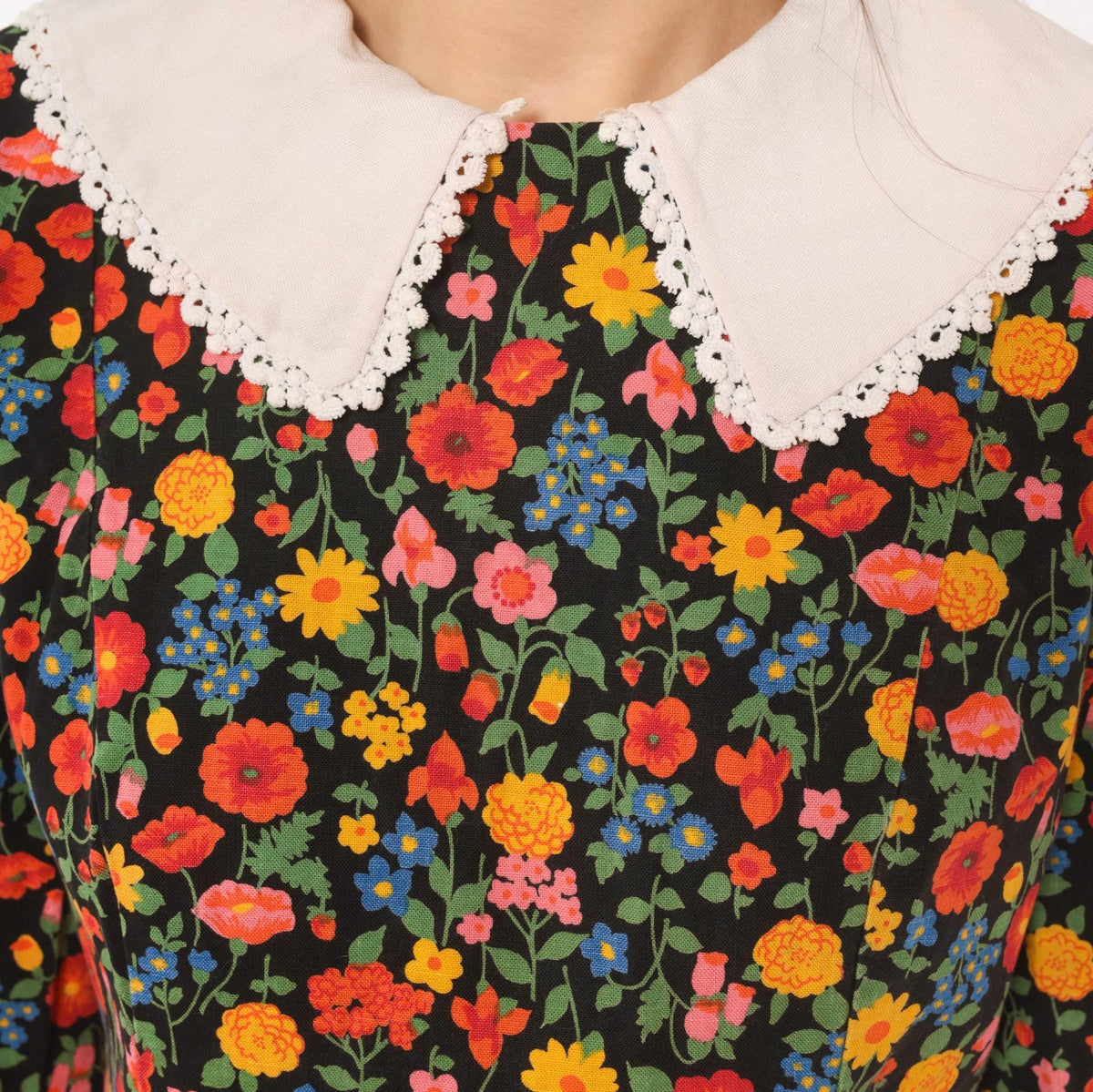60s Black Floral Peter Pan Collar Shift Dress Wildflower Print Small