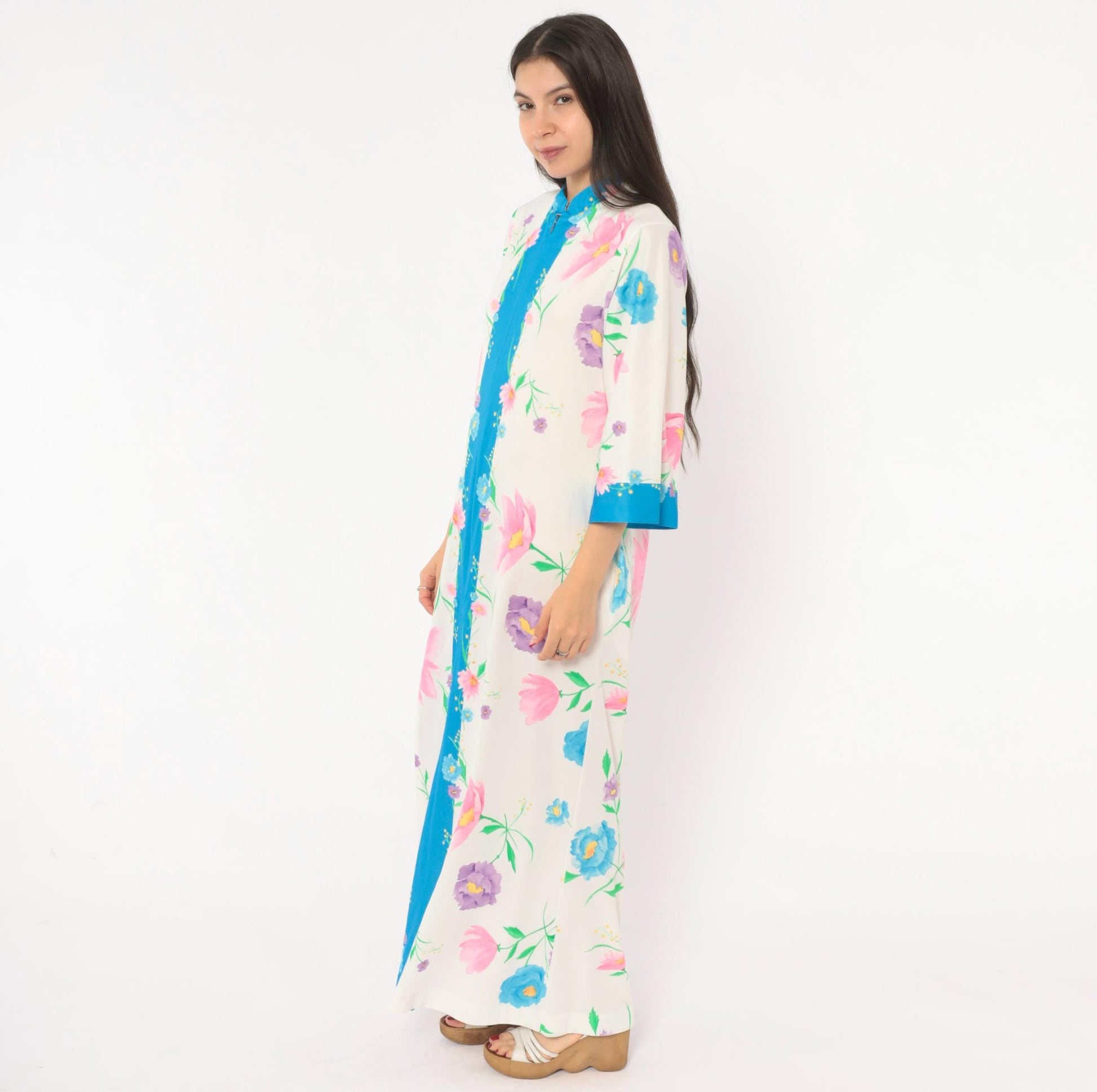 70s Evelyn Parson Floral Maxi Housecoat White Mandarin Collar Robe Medium