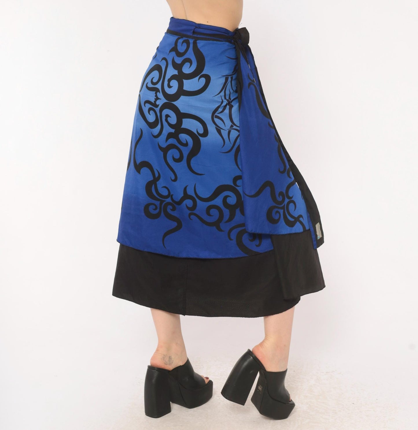 2000s Tribal Flame Print Wrap Skirt Blue Black Midi A-Line Small