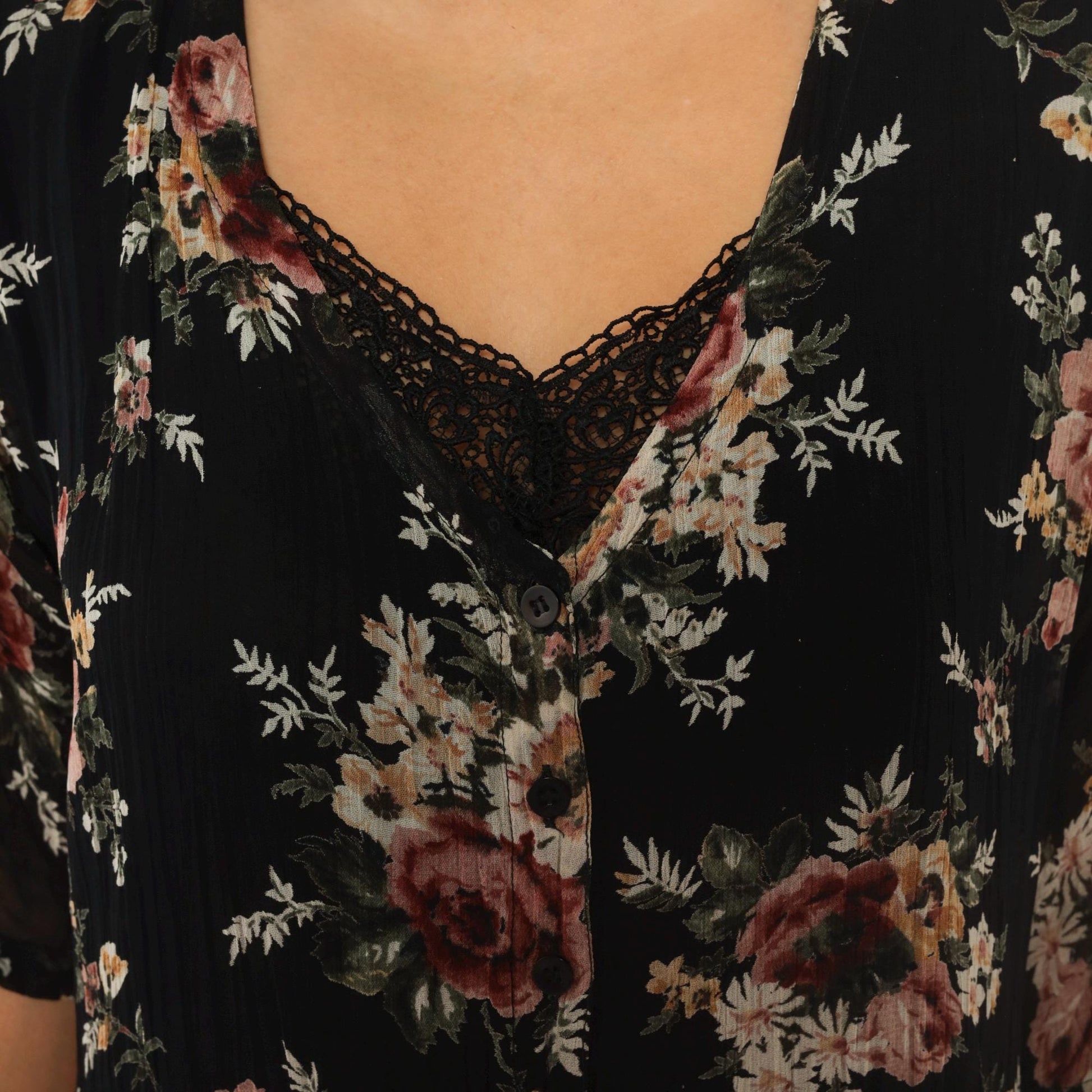 90s Nostalgia Black Floral Maxi Dress V Neck Button Front Crochet Lace Small