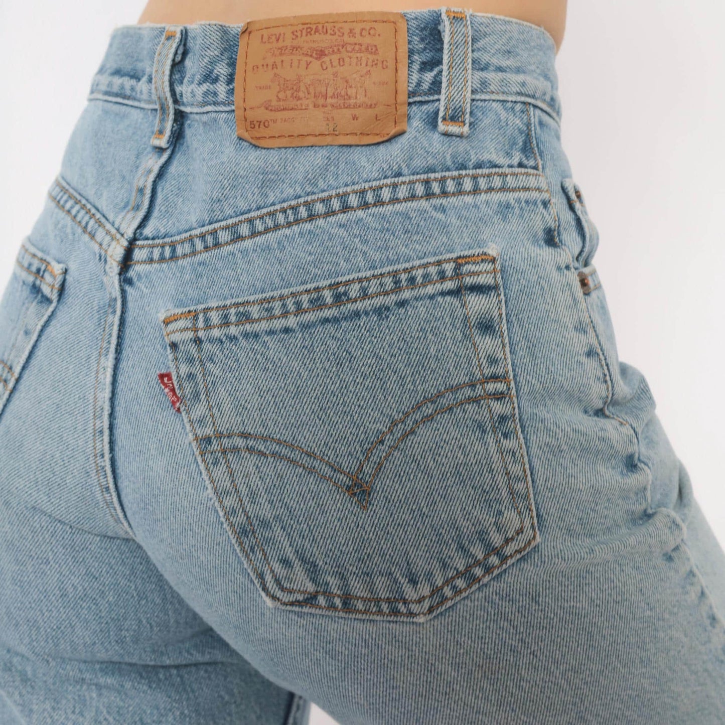 Levi's 570 Denim Shorts Light Wash High Rise Bermuda Y2K Small 27
