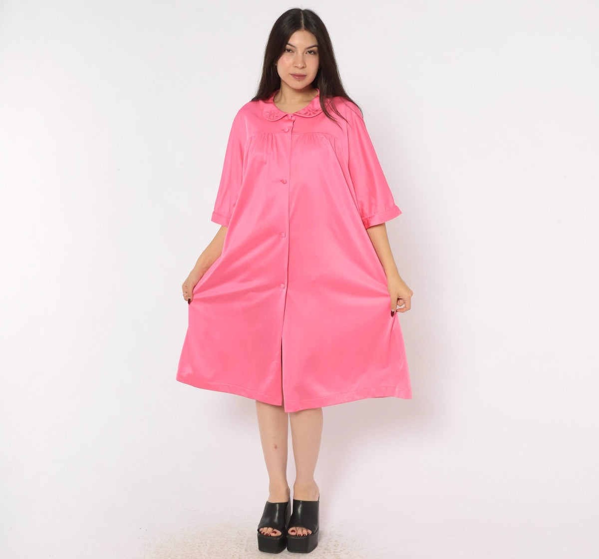 80s Lorraine Pink Satin Robe Peter Pan Collar Embroidered Floral Large
