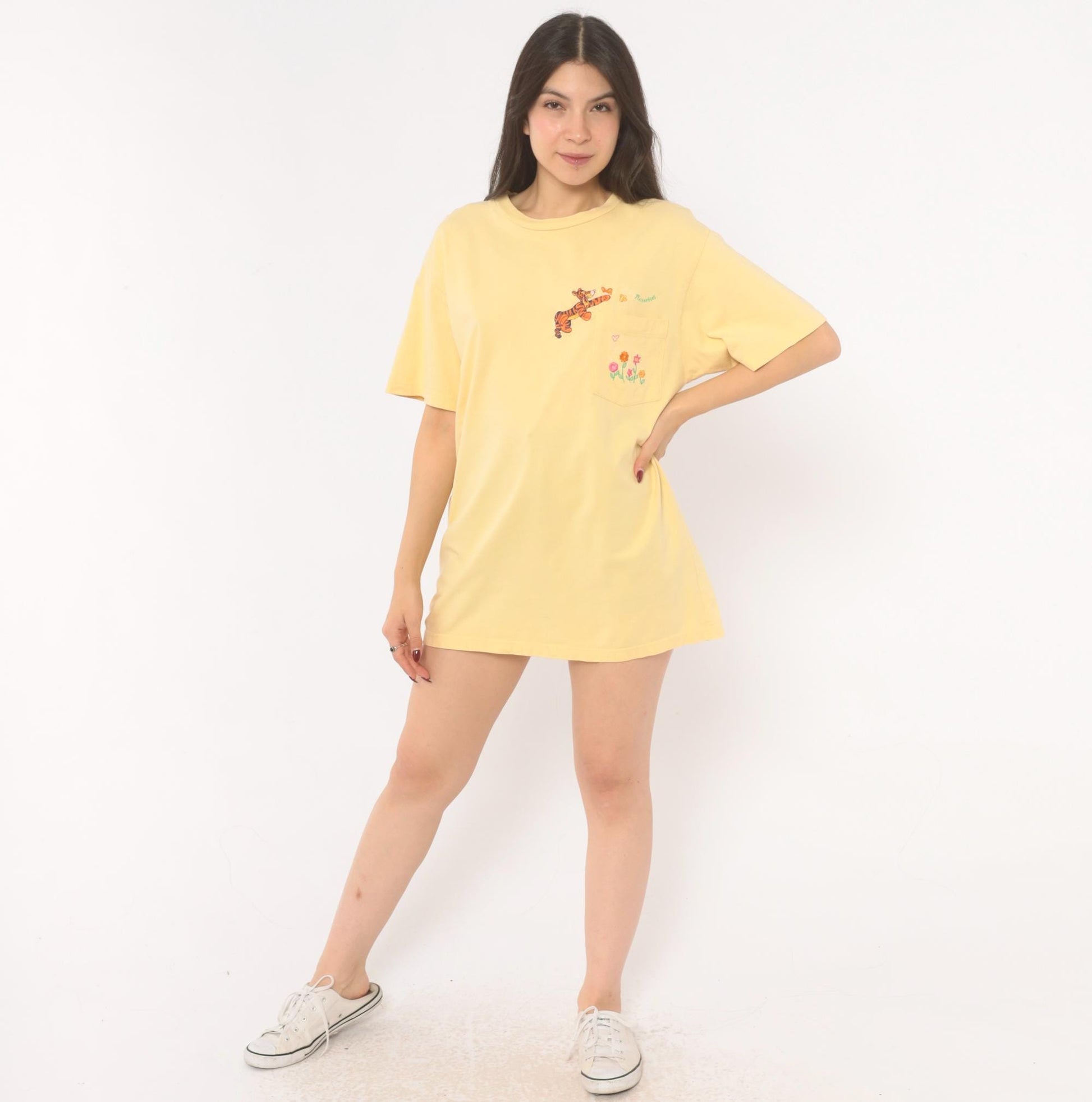 90s Tigger Embroidered Tee Disney Store Yellow Cotton Pocket Medium M