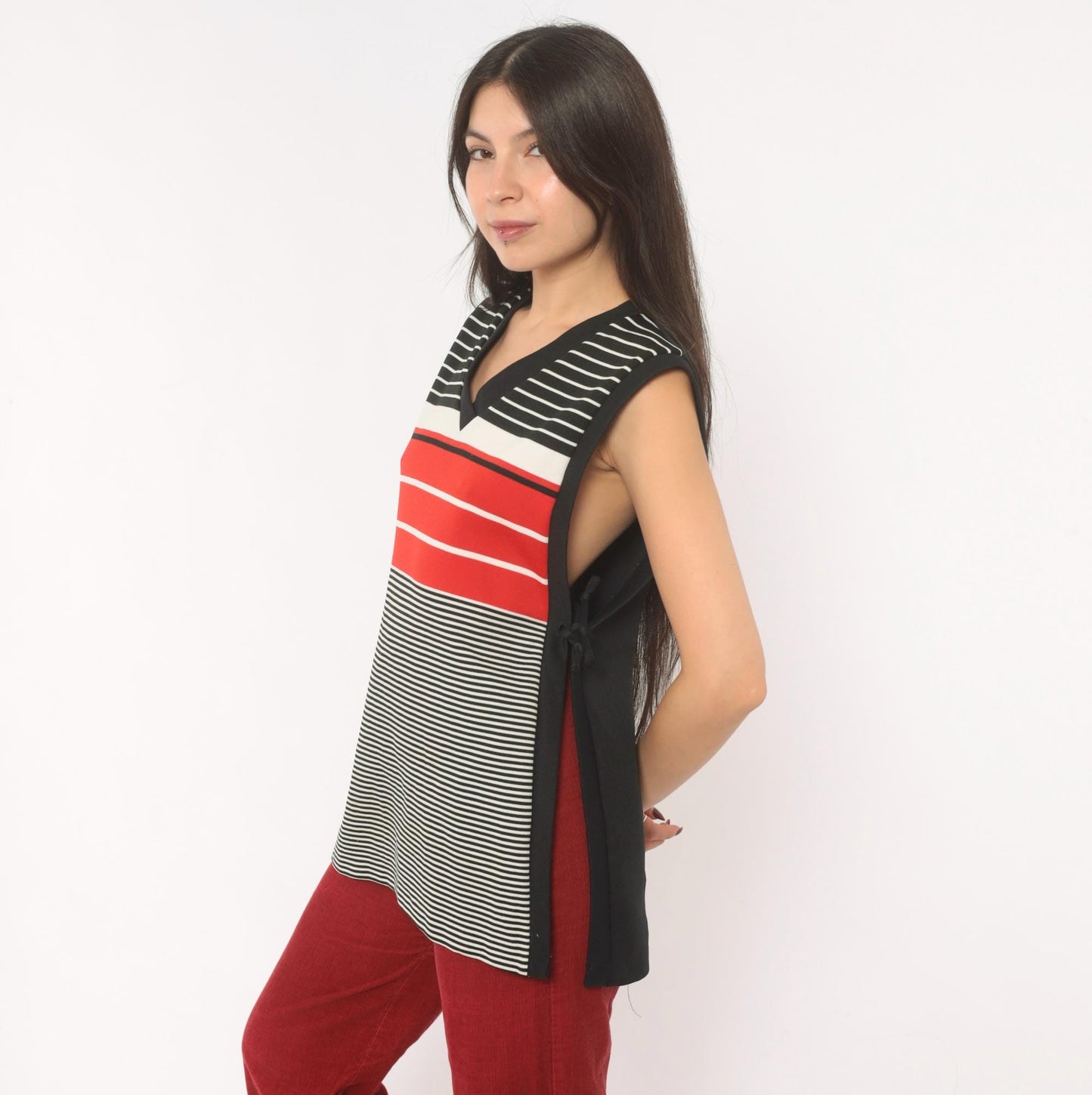 70s Striped Knit Vest V-Neck Sleeveless Tunic Black White Red Small Medium
