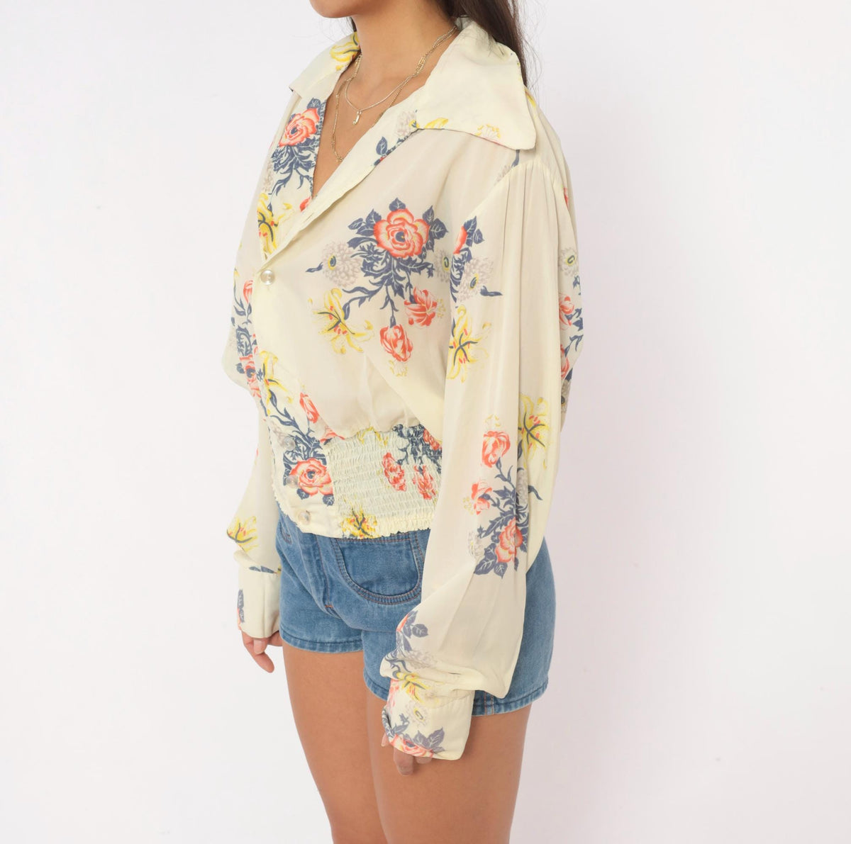 70s Cream Floral Blouse Pointed Collar Button Front Smocked Waist Medium