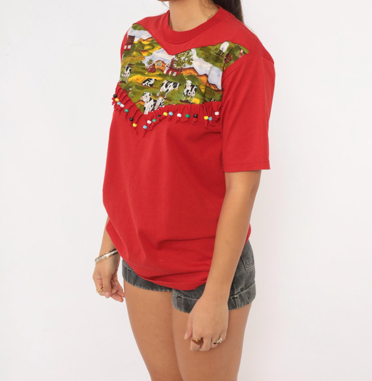 90s Jerzees Cow Print Red Cotton Tee Farm Scene Beaded Yoke Medium M