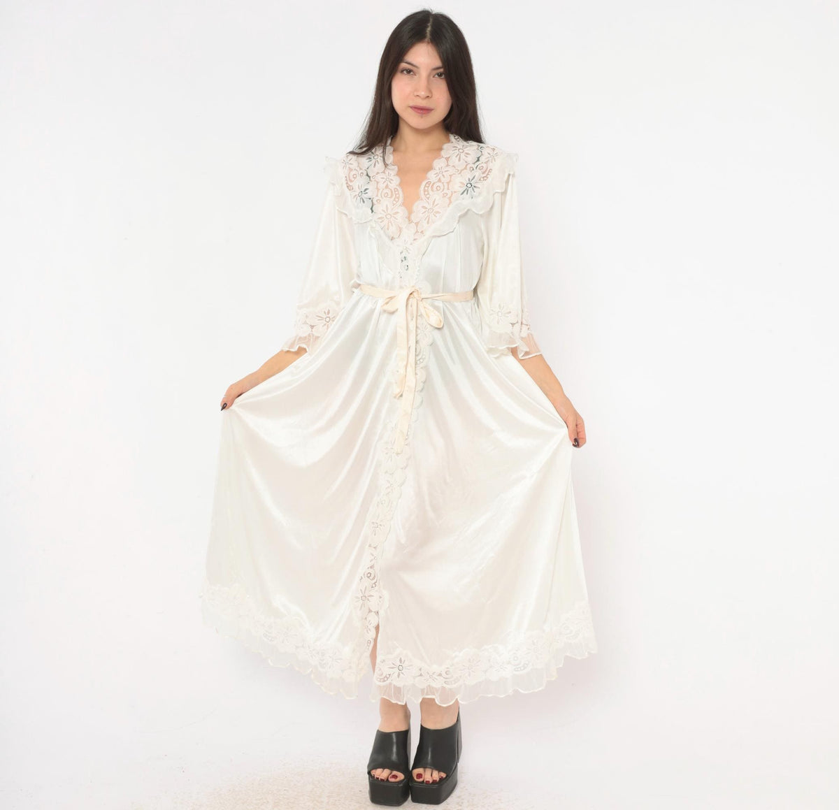 80s White Lace Peignoir Robe Bell Sleeve Floral Yoke Ankle Length Medium