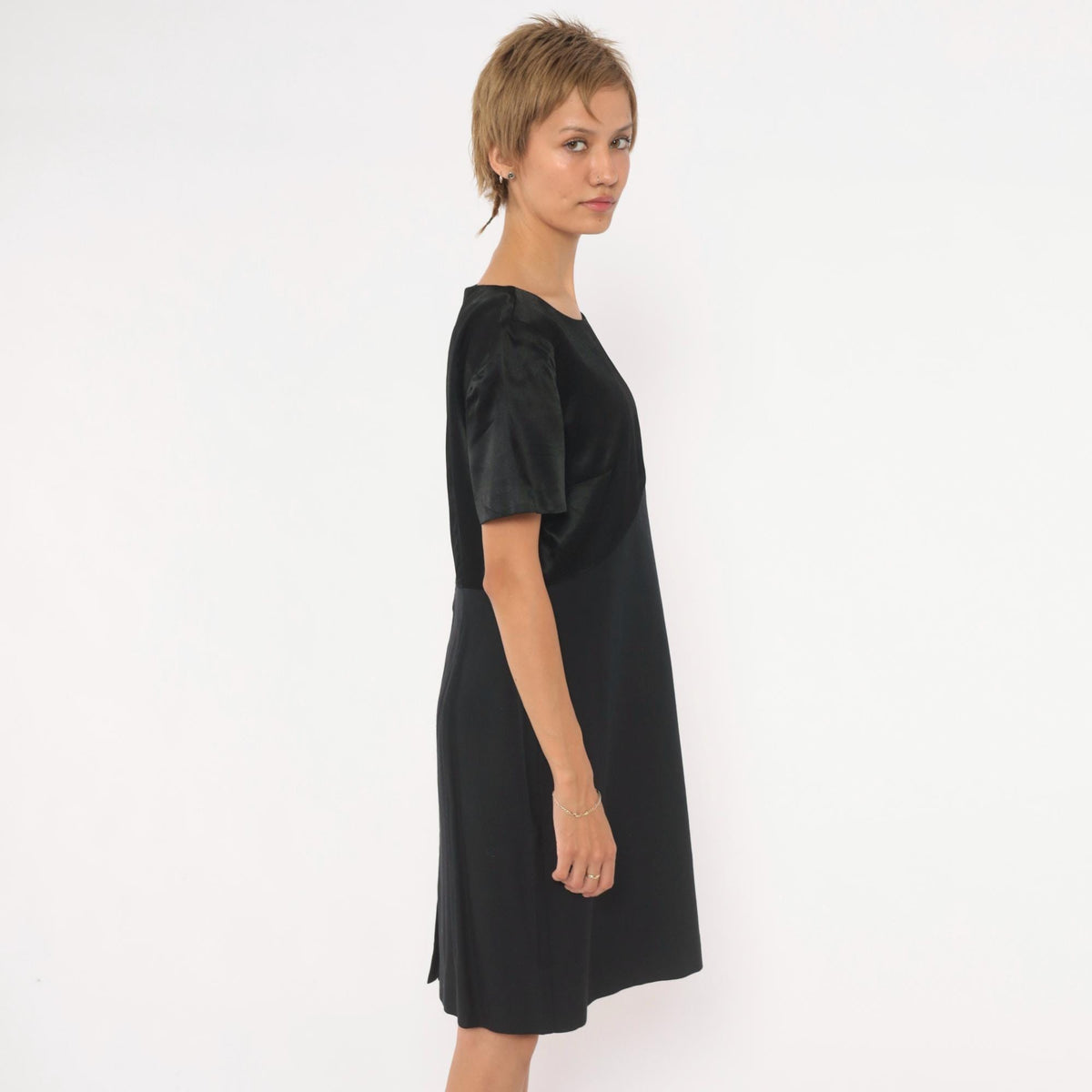 90s Black Satin Bodice Knee-Length Dress Short Sleeve Sheath Medium M