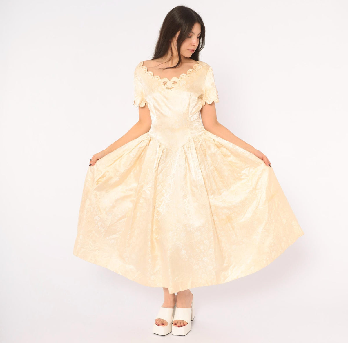 1950s Cream Paisley Jacquard Dress Beaded Sweetheart Neckline Drop Waist Medium