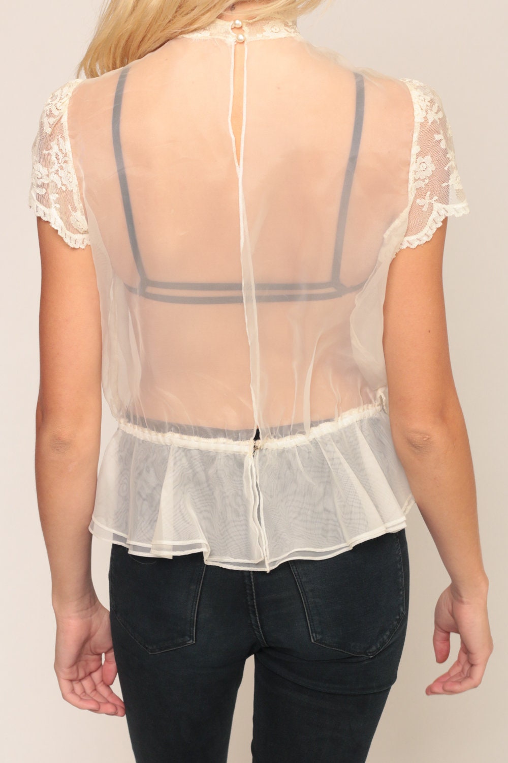 70s White Lace Puff Sleeve Blouse Sheer Scalloped Neck Victorian Small