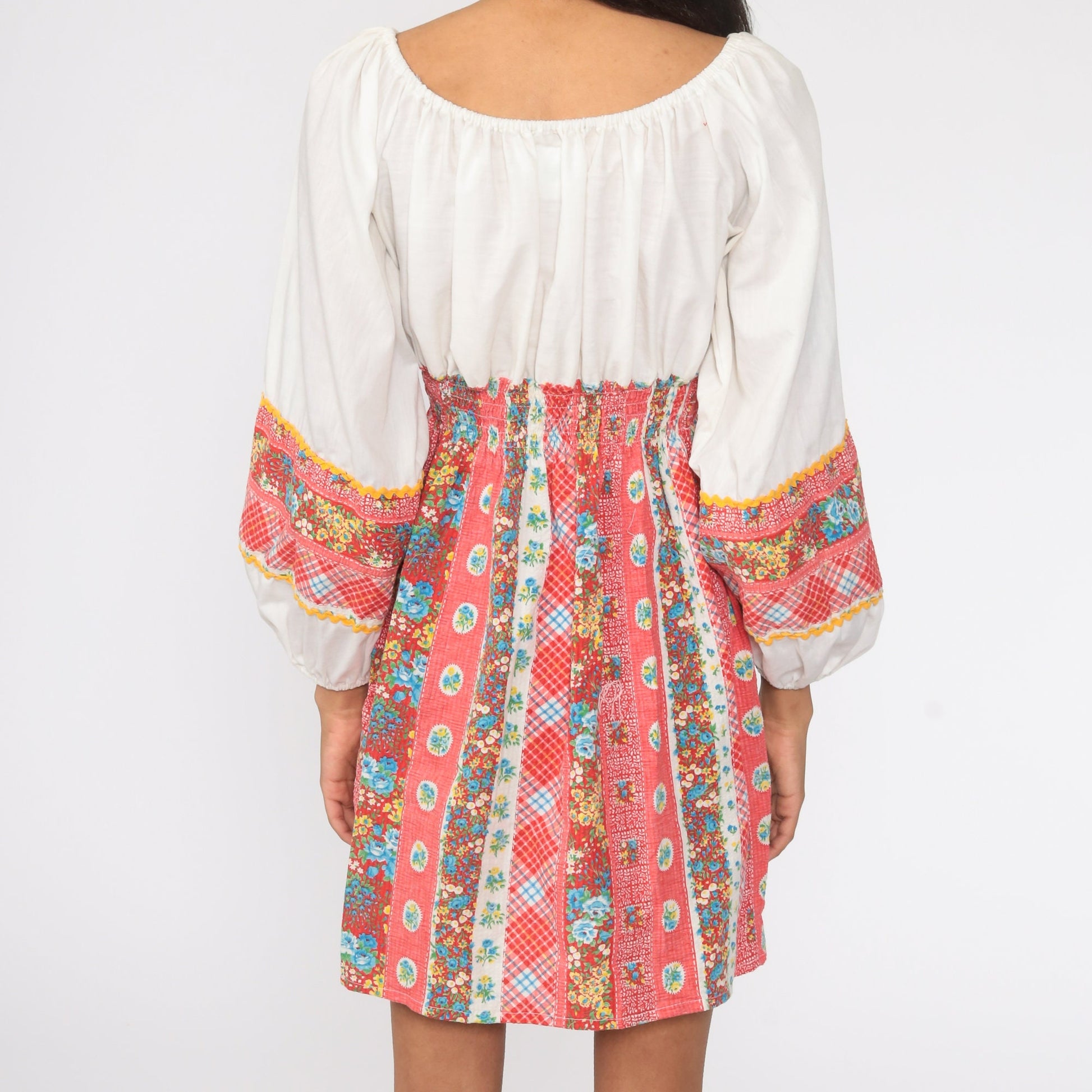 70s Floral Babydoll Mini Dress Red White Smocked Empire Waist Small
