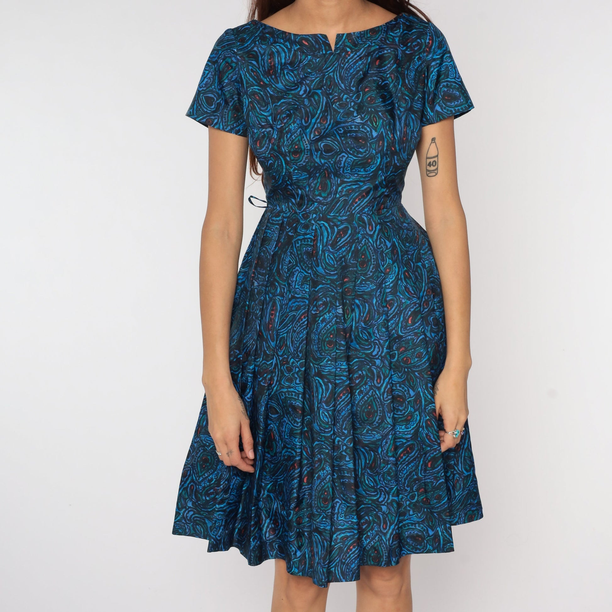 1960s Blue Paisley Pleated Midi Dress High Waist Short Sleeve Extra Small XS