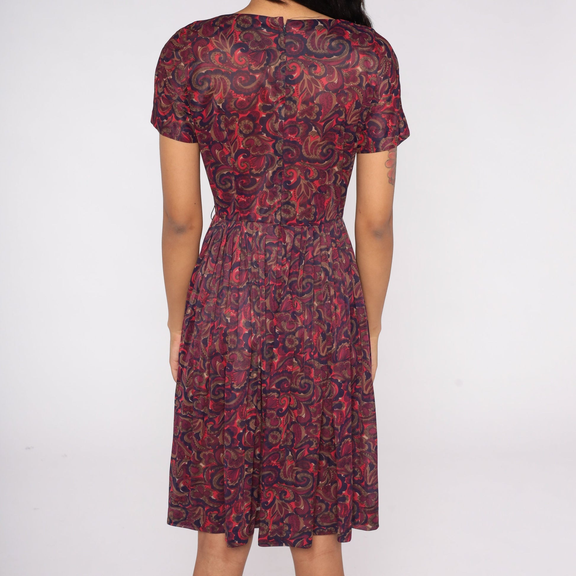 1960s Purple Paisley Midi Dress Full Skirt High Waist Short Sleeve Small