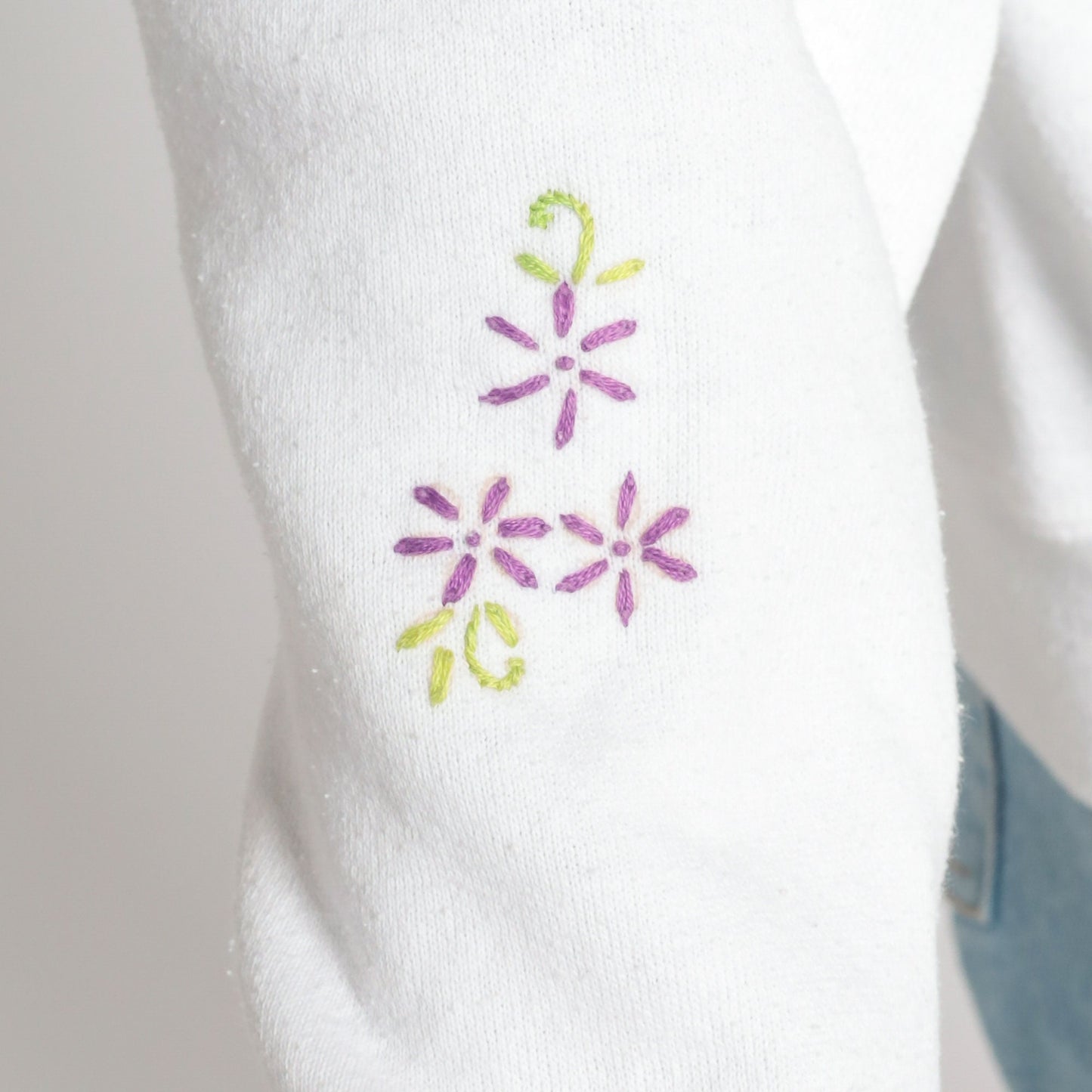 80s Butterfly Embroidered Sweatshirt White Mom Crewneck Large L