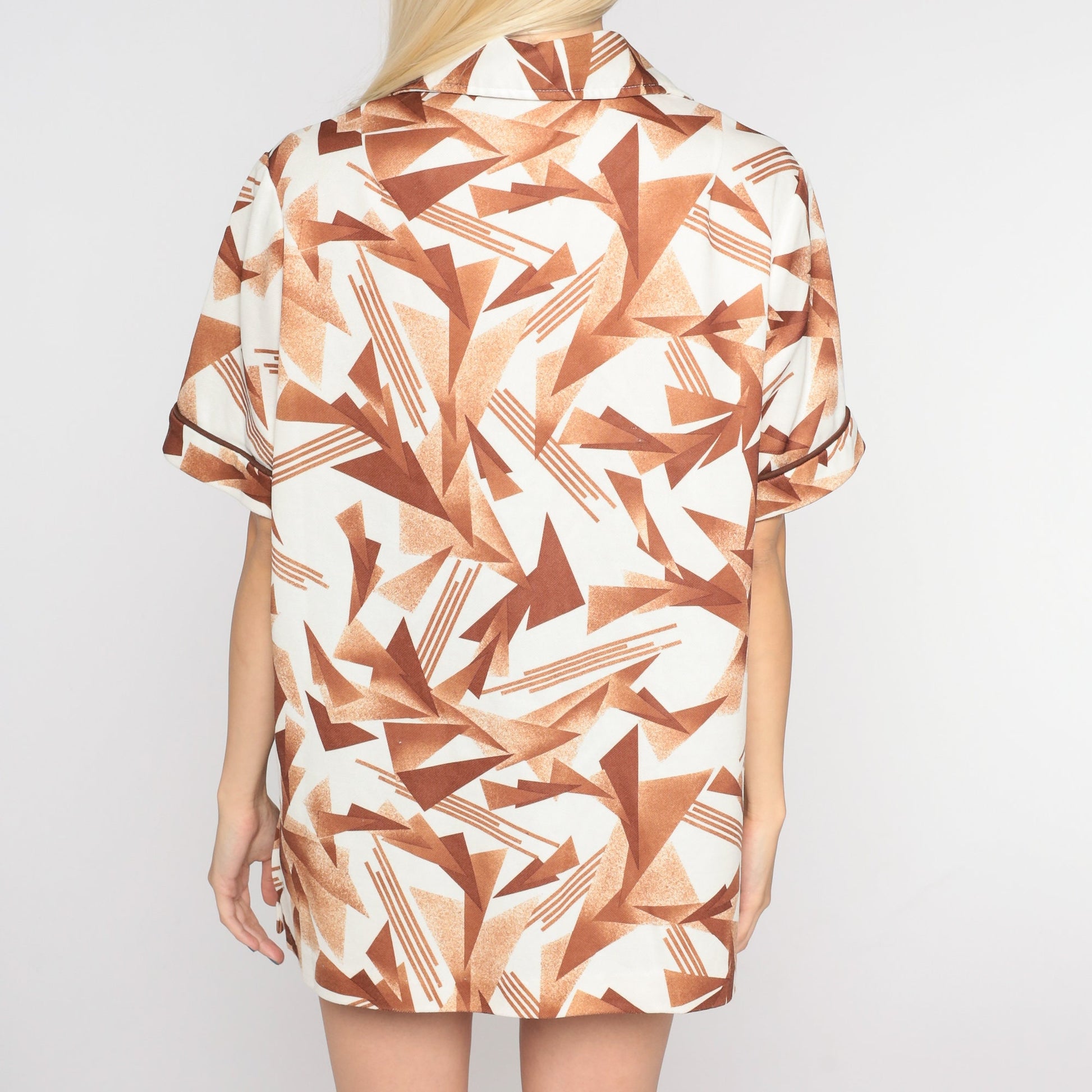 70s Abstract Geometric Triangle Print Button-Up Blouse White Brown Pointed Collar Large