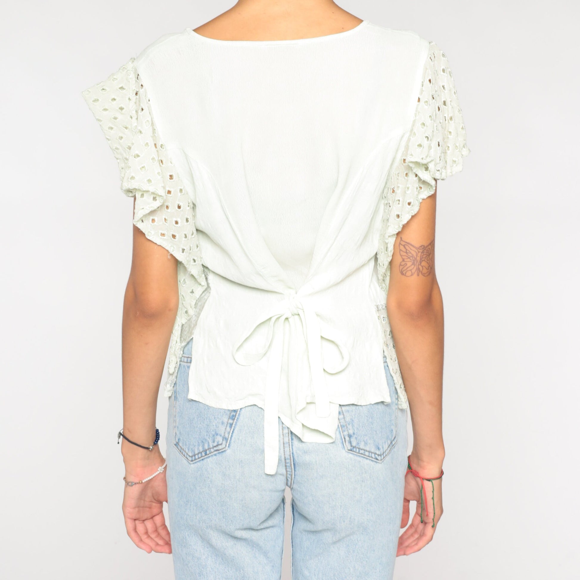 00s Light Green Floral Embroidered Blouse Ruffled Cap Sleeve Cutout Medium M