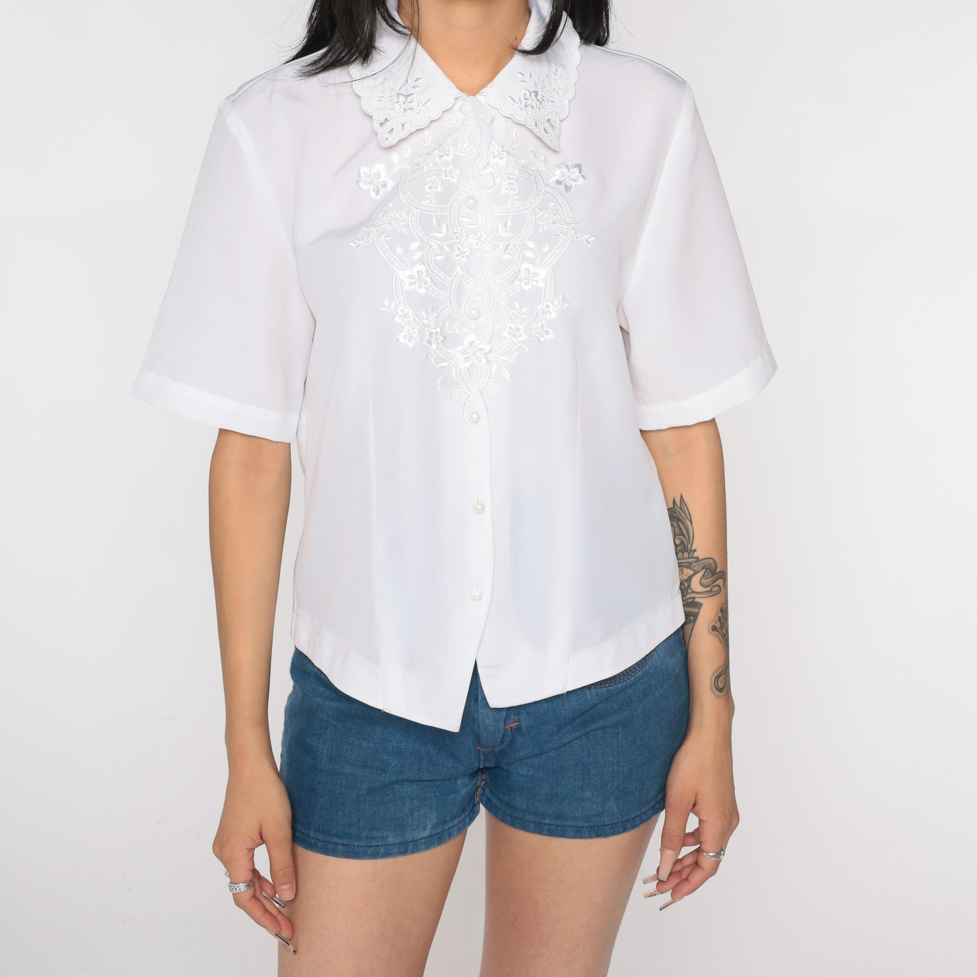 80s White Floral Embroidered Blouse Short Sleeve Collared Button Up Medium