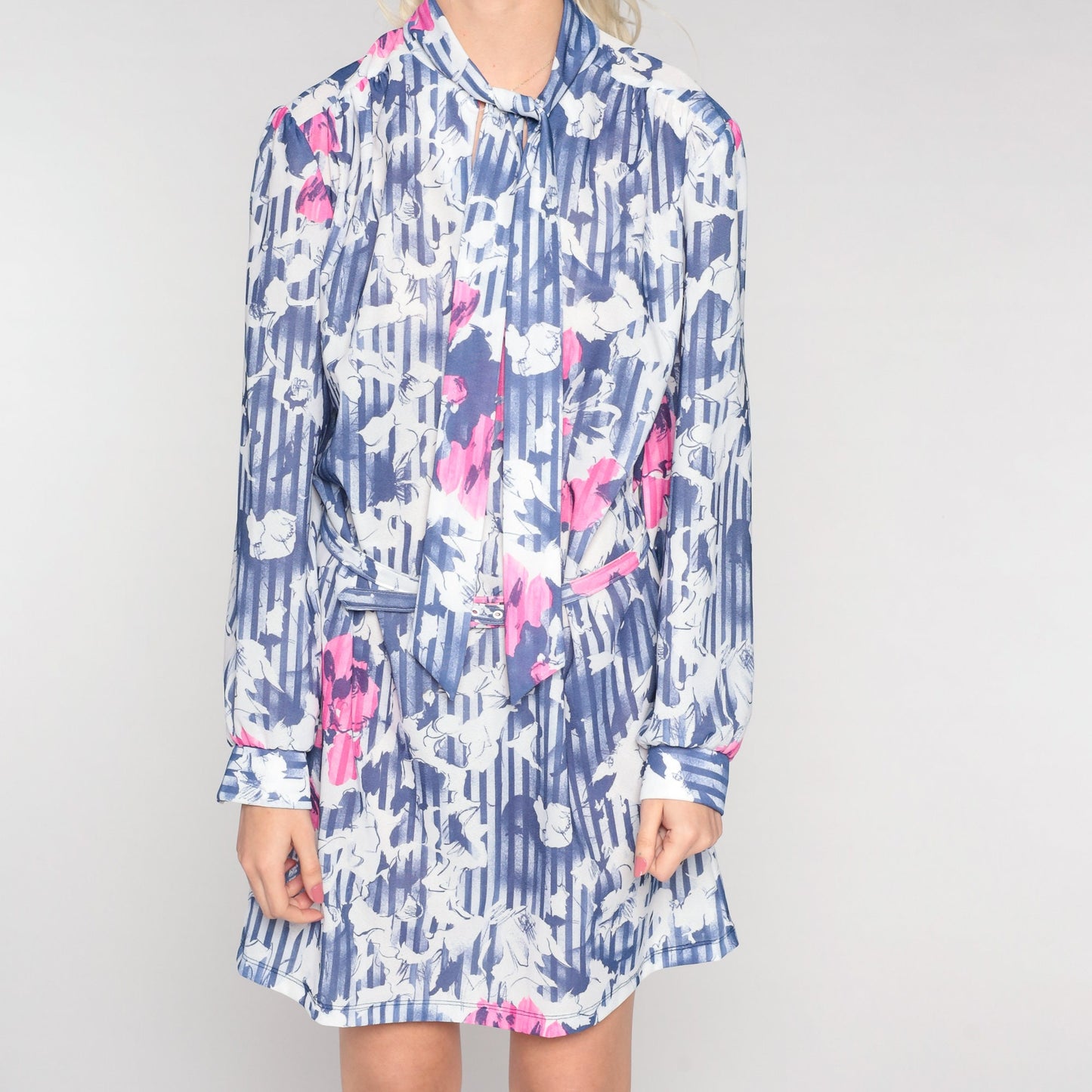 70s Floral Mini Dress Ascot Bow Purple Shift Dress Long Sleeve Medium