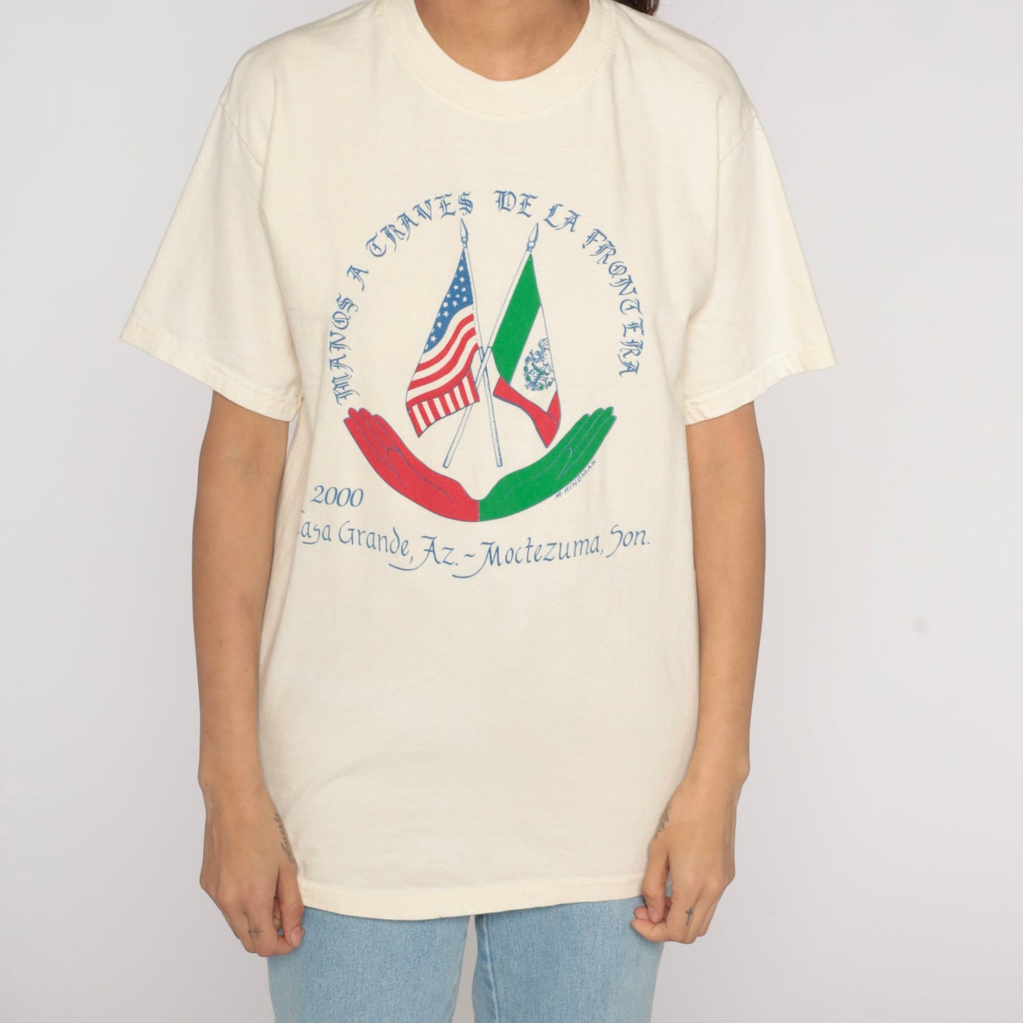 Y2K Manos a Través de la Frontera Graphic Tee Off-White Cotton Medium M