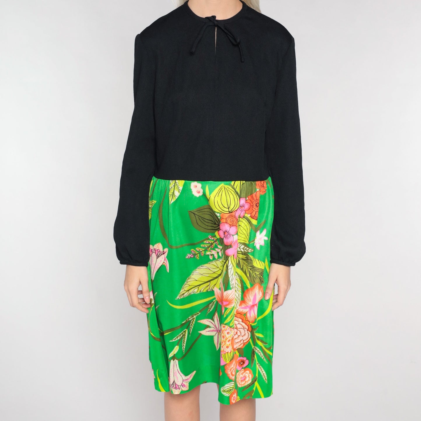 70s Floral Dress Black Green Keyhole Tie Knee Length Balloon Sleeve Medium