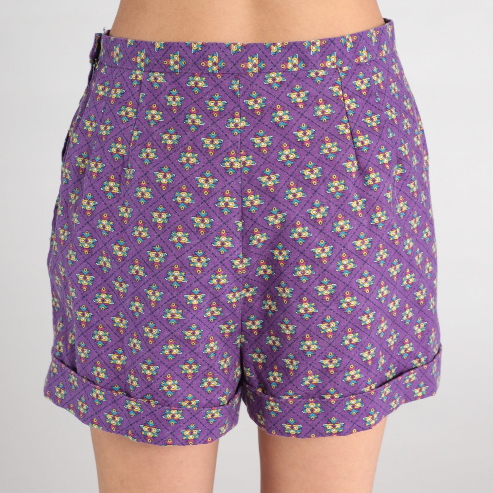 70s Purple Geometric High-Waisted Shorts Cuffed Trouser Bottoms Small