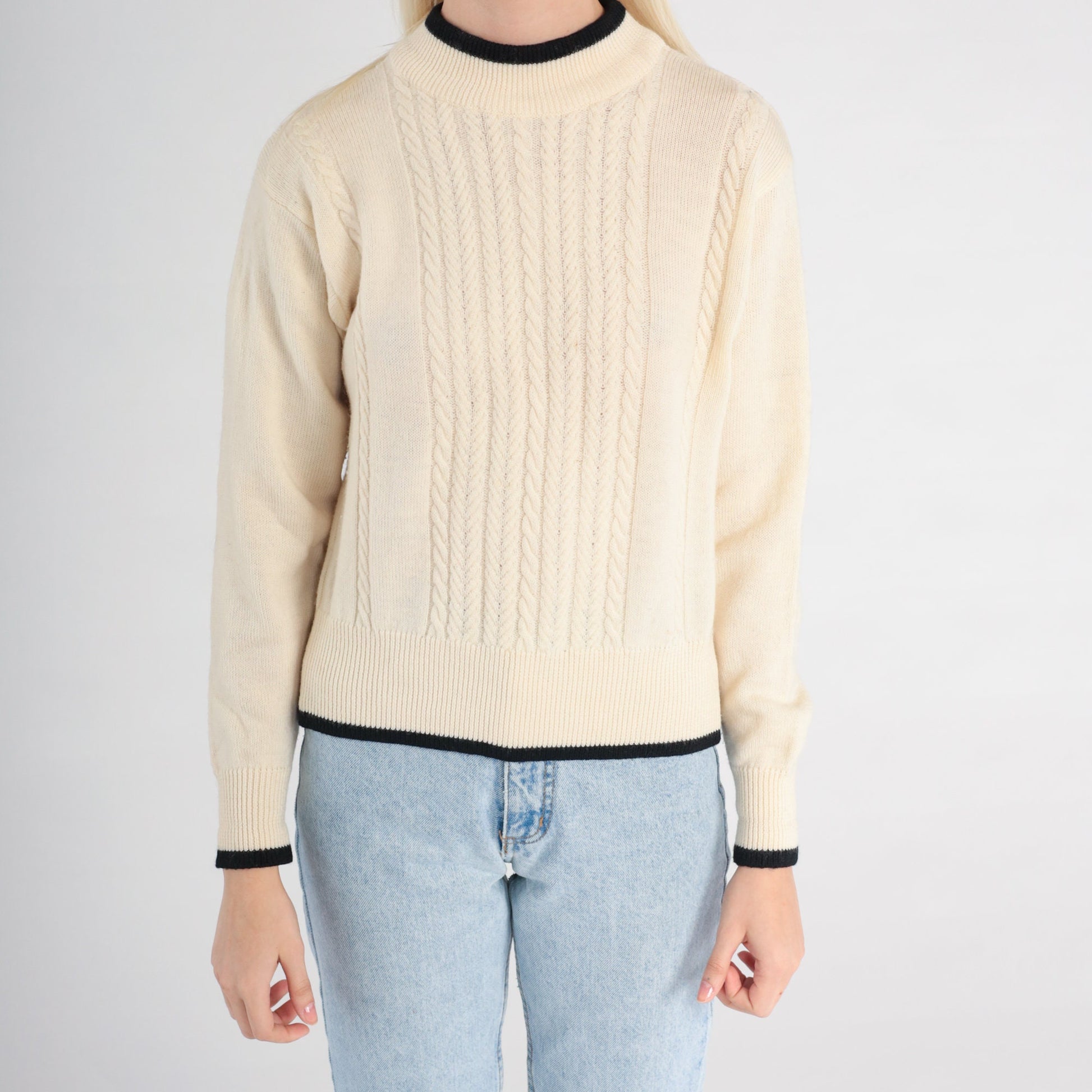 90s Liz Claiborne Cream Wool Cable Knit Crewneck Sweater Small S