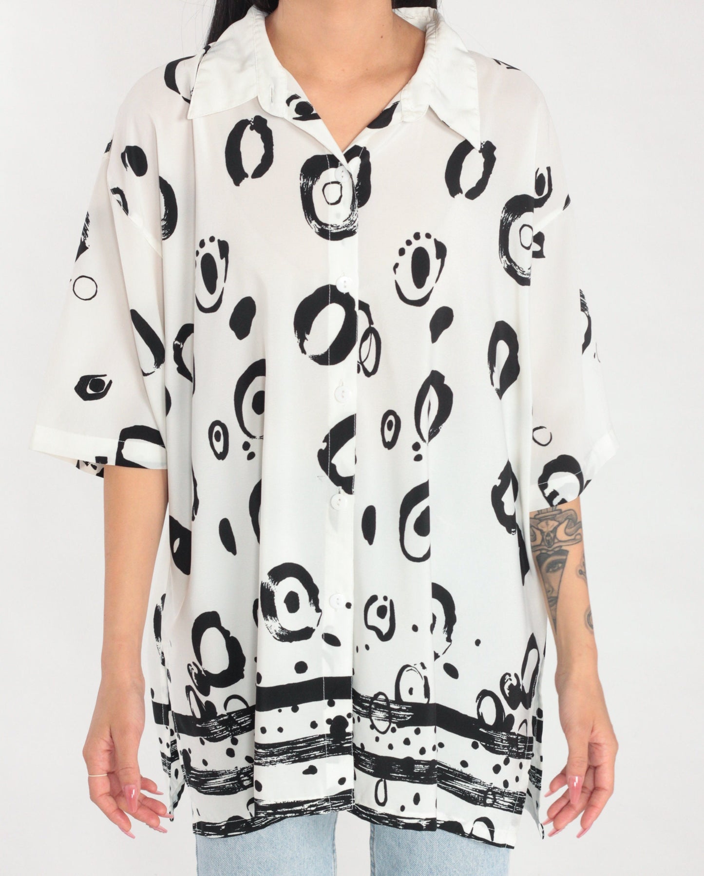 90s Abstract Ring Print Button-Up Blouse White Black Short Sleeve Extra Large