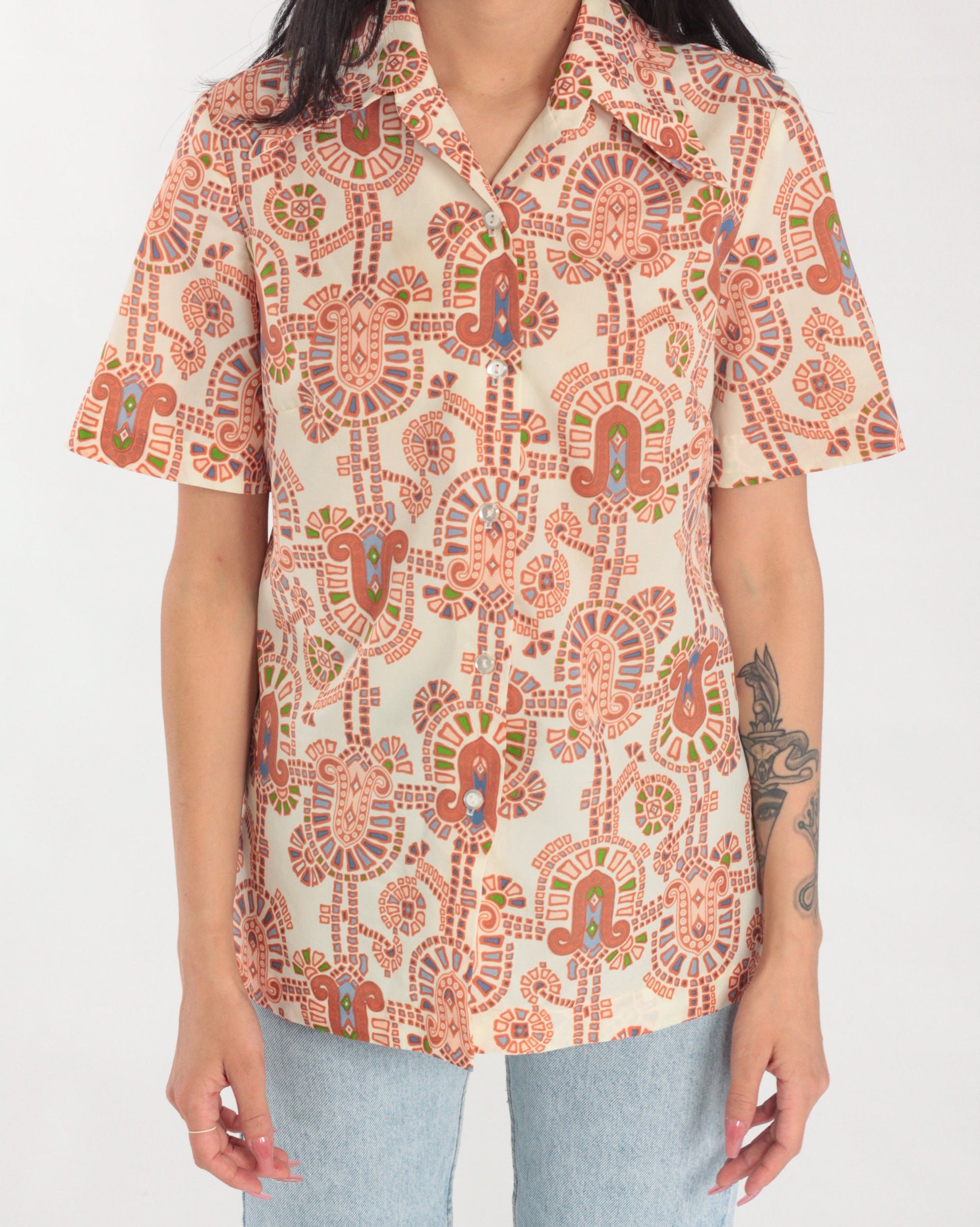70s Abstract Geometric Print Button-Up Blouse Off-White Dagger Collar Small