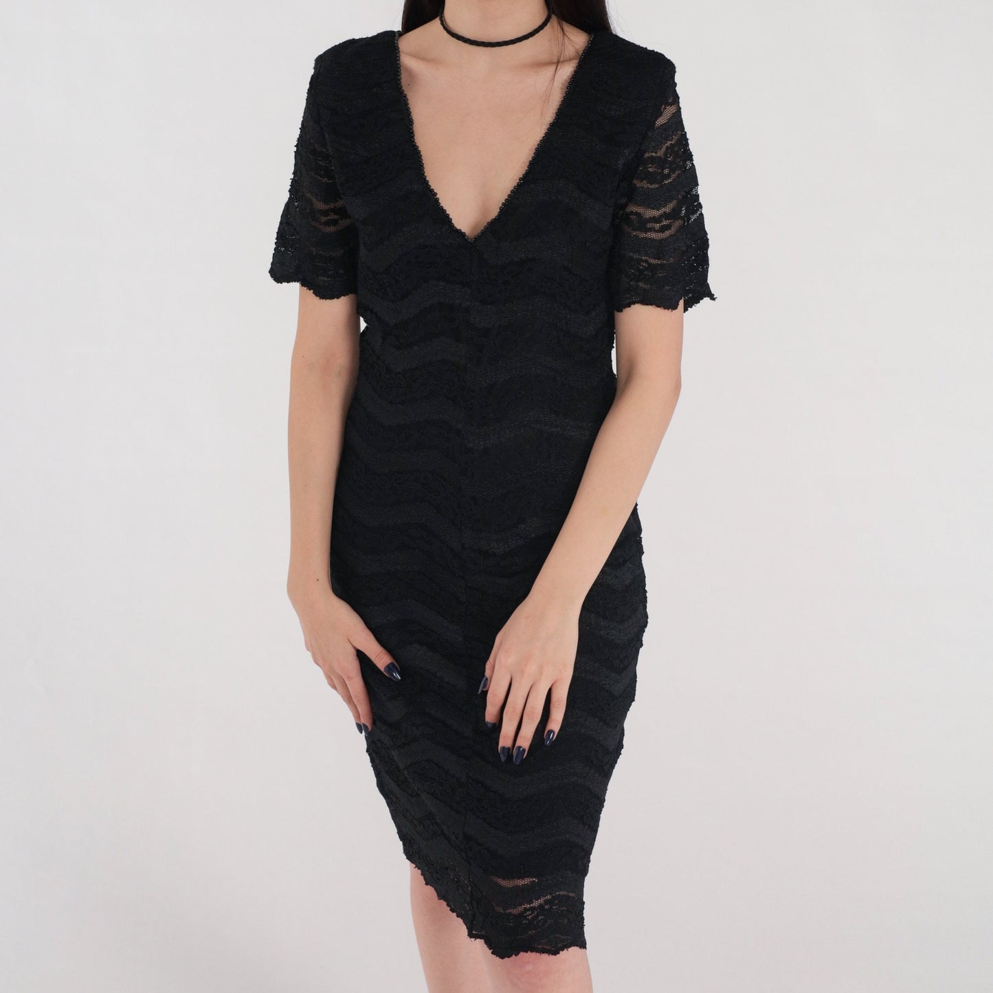 90s Black Lace Sheath Dress V Neck Short Sleeve Knee Length Medium