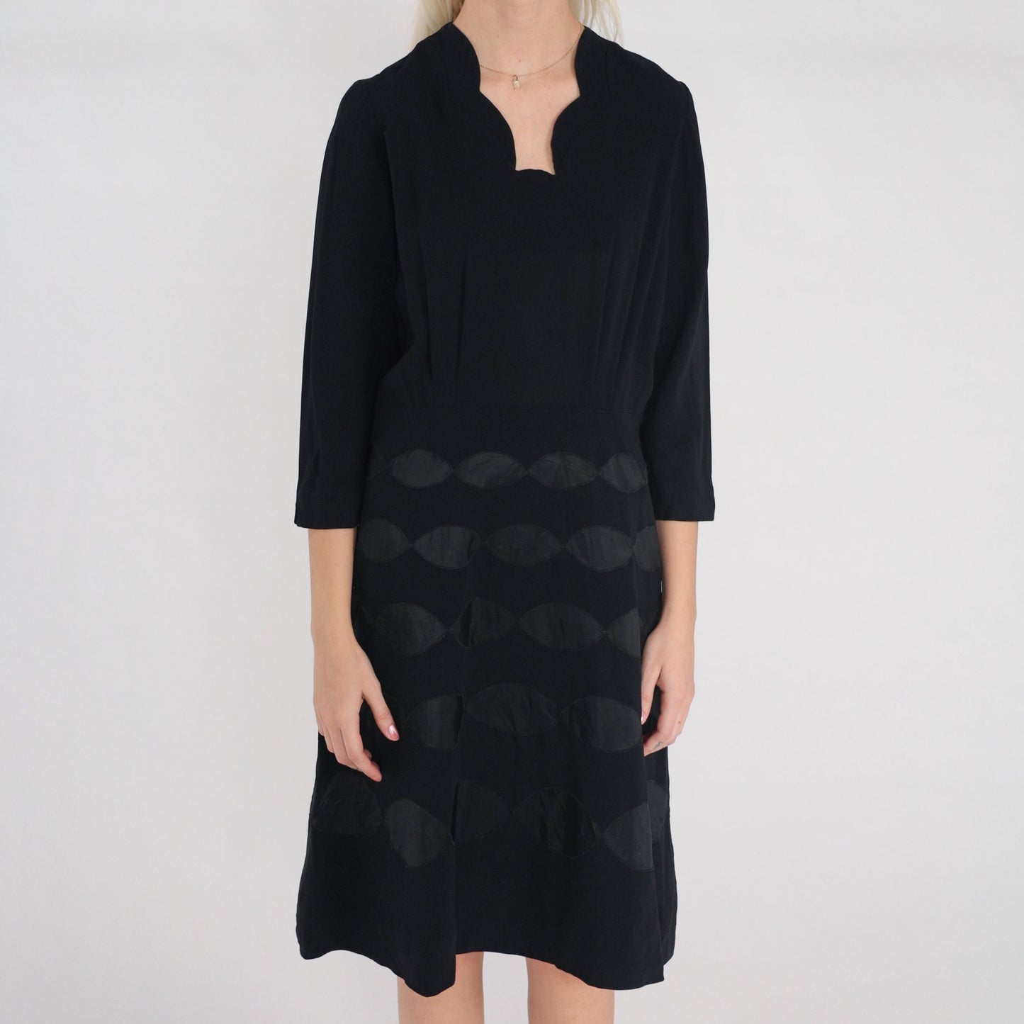 1940s Black Oval Dot Mini Dress High Waist Scalloped V-Neck 3/4 Sleeve Medium