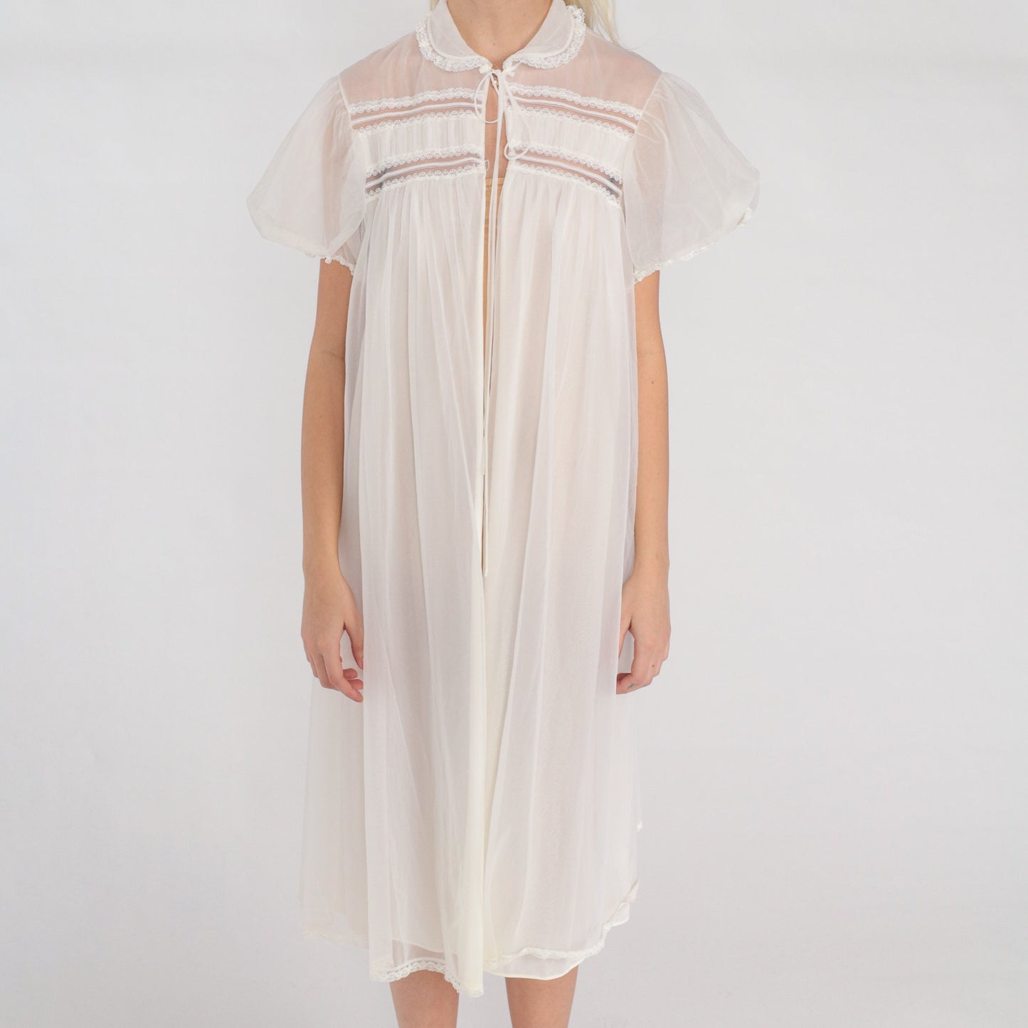 70s White Nylon Peignoir Robe Peter Pan Collar Tie Front Midi Small