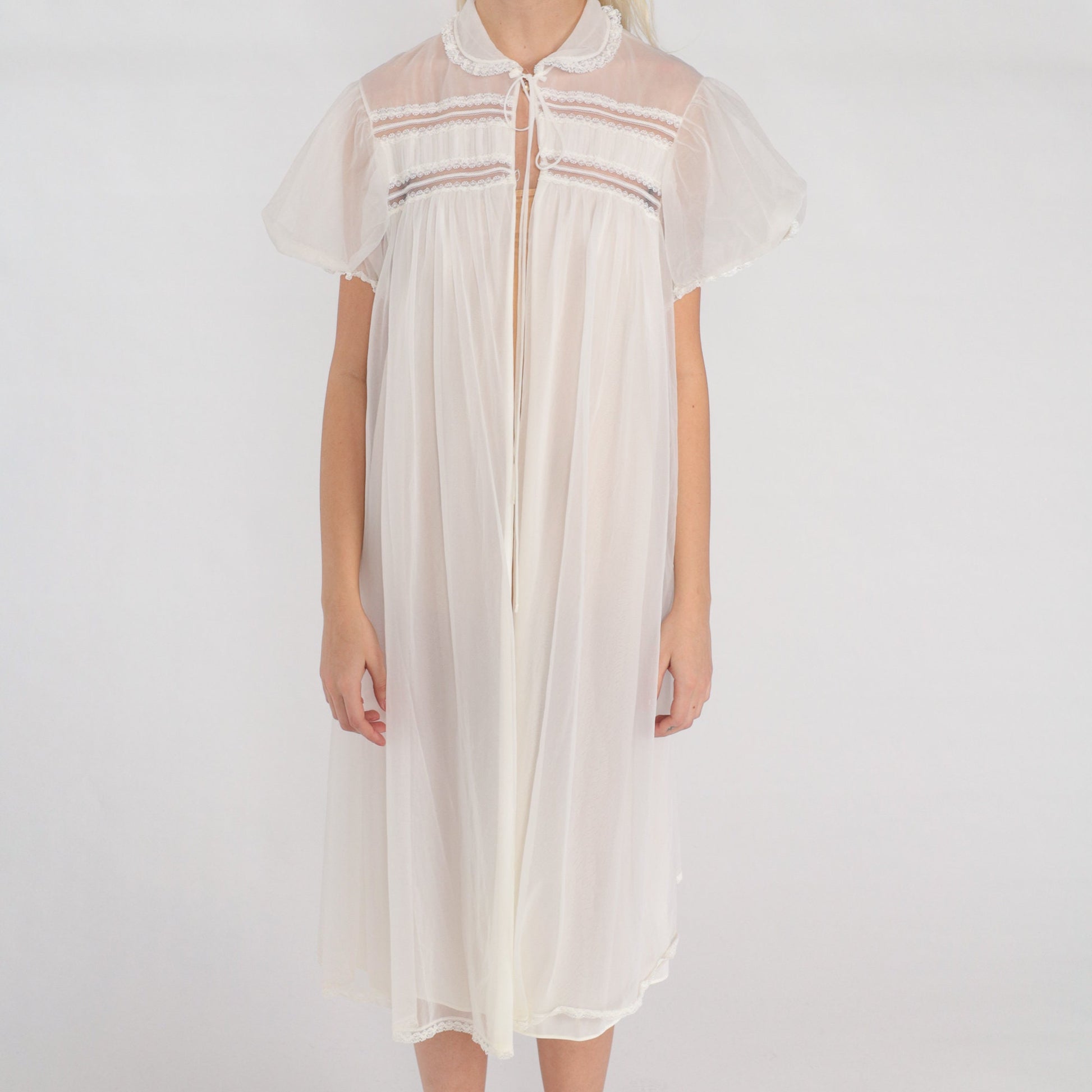 70s White Nylon Peignoir Robe Peter Pan Collar Tie Front Midi Small