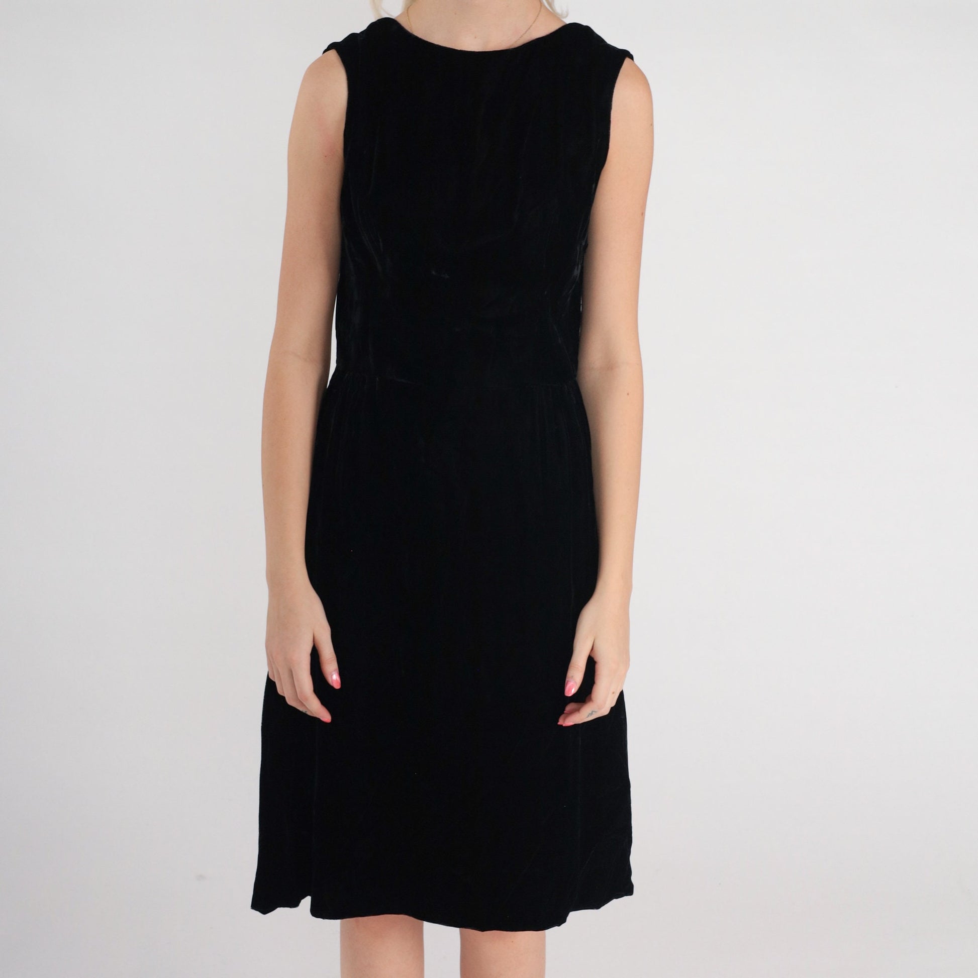 70s Black Velvet Shift Dress Low Back Sleeveless Small