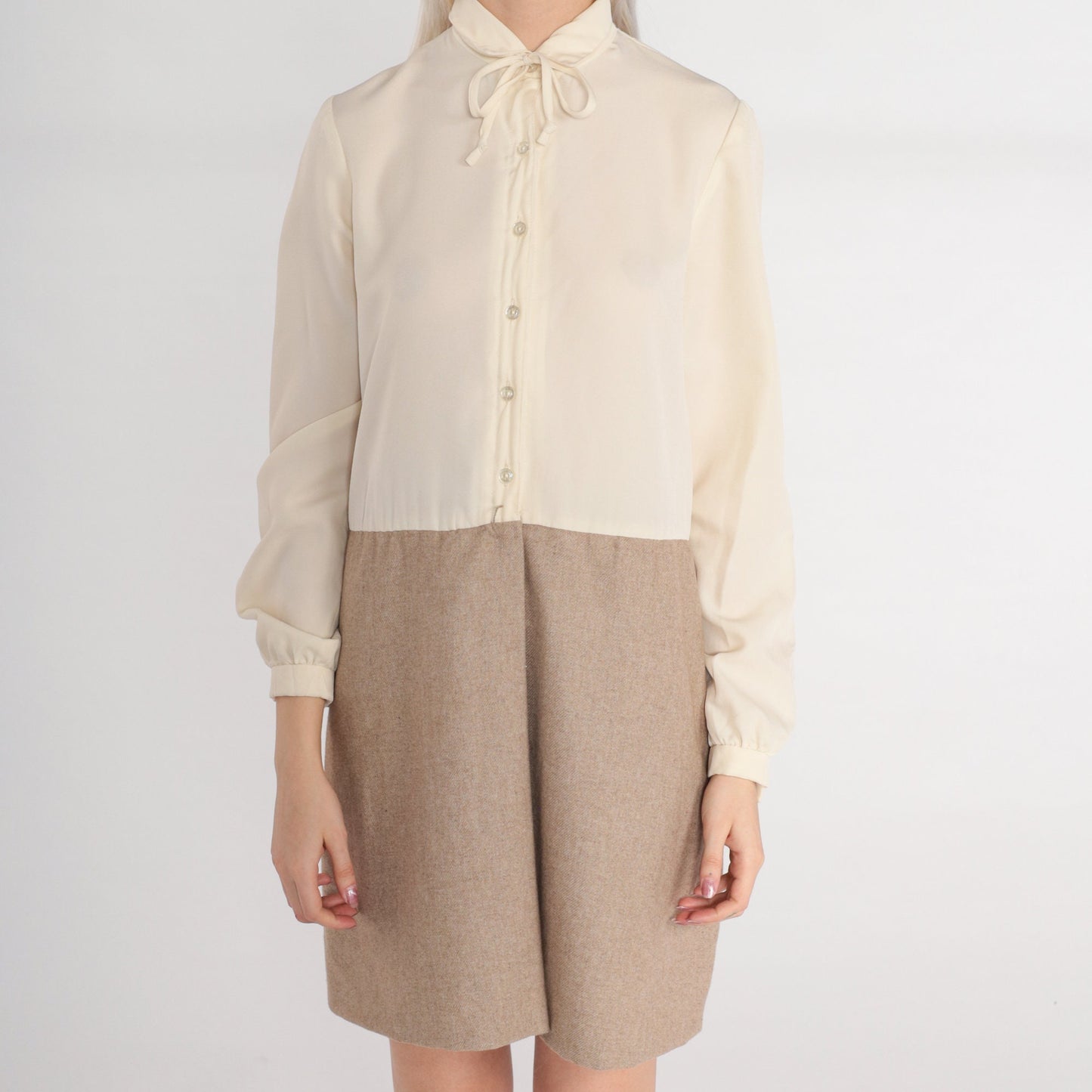 70s Secretary Shift Mini Dress Peter Pan Collar Tie Cream Taupe Medium