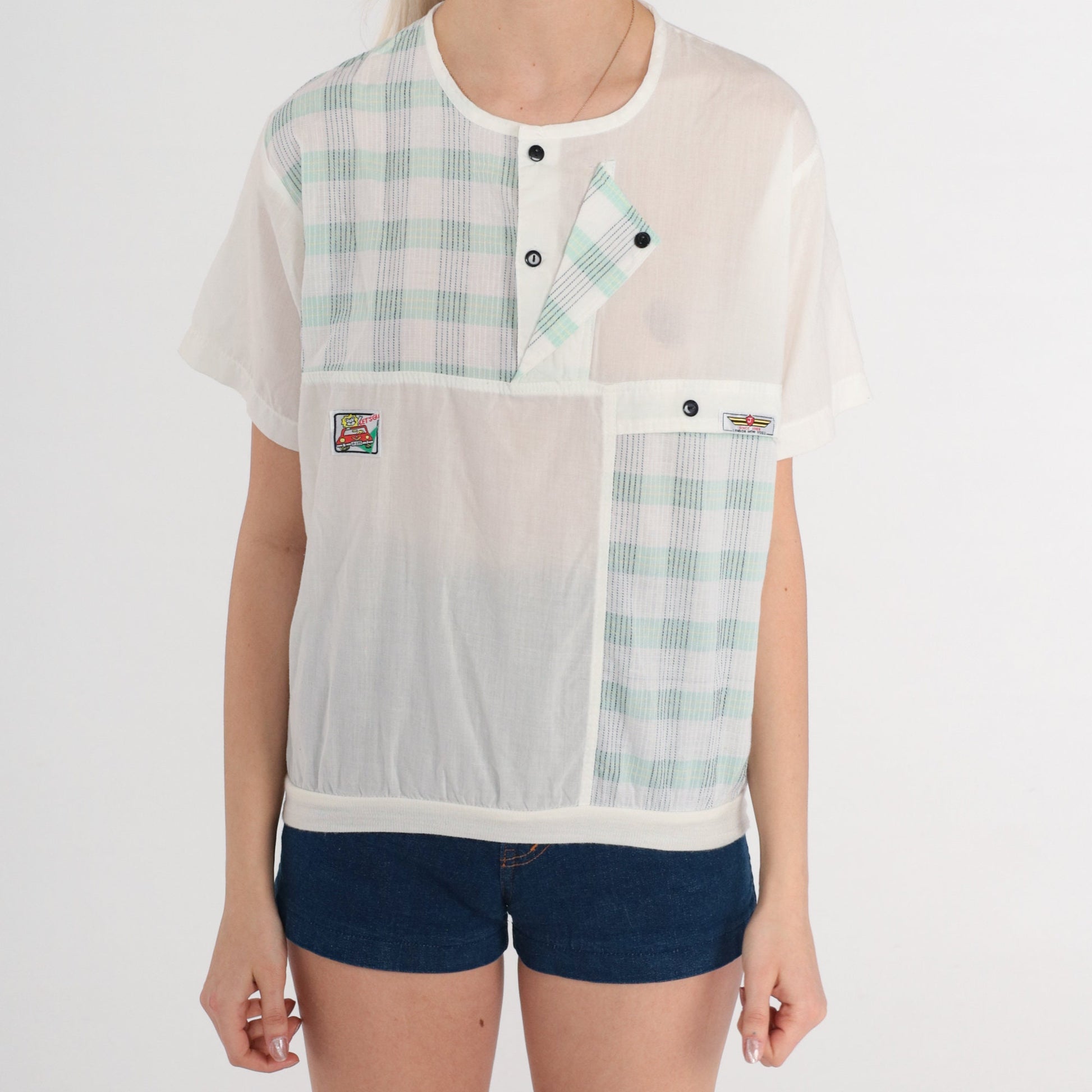 80s White Henley Shirt Plaid Lion Car Graphic Short Sleeve Small S
