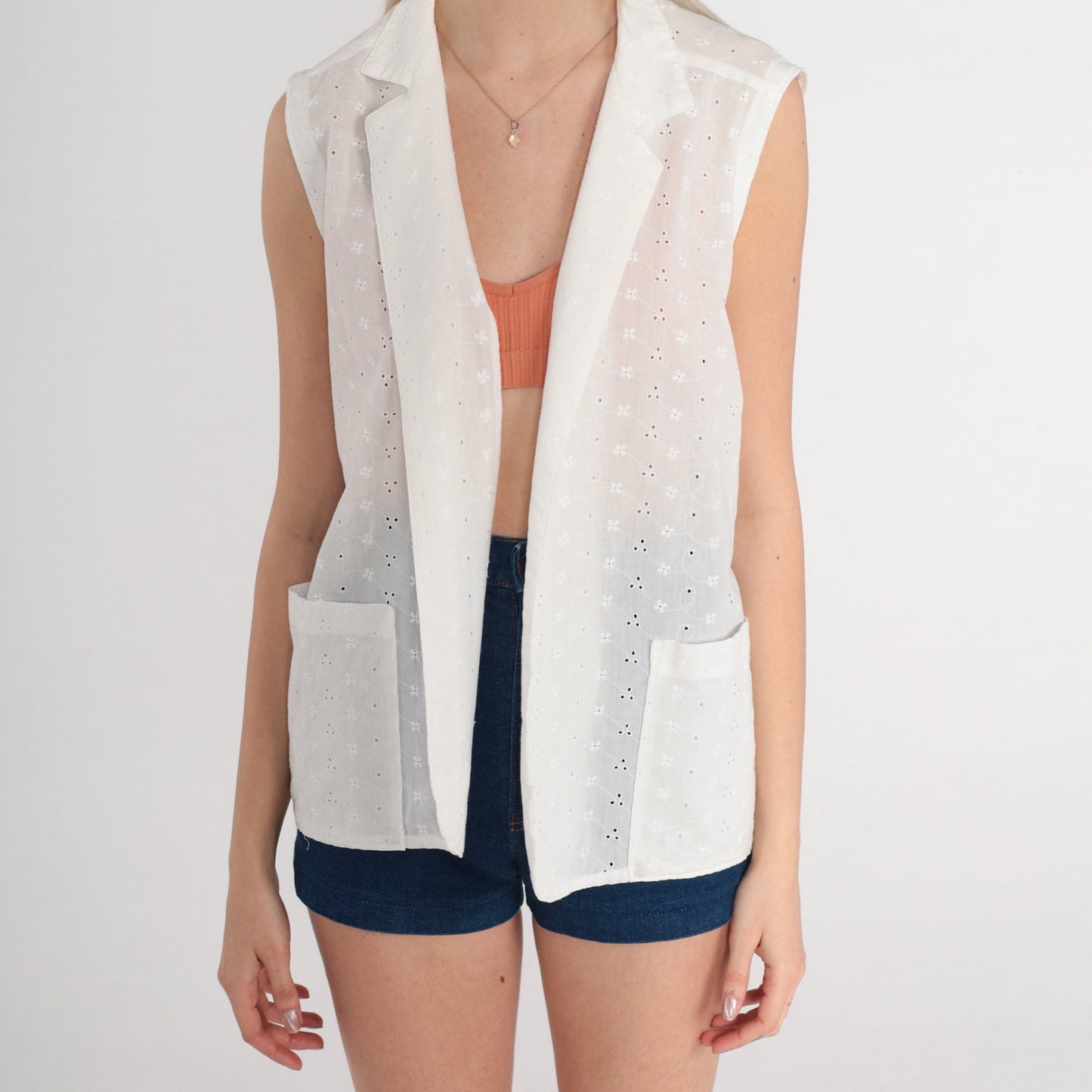 70s White Eyelet Open Front Vest Top Sleeveless Floral Cutout Pockets