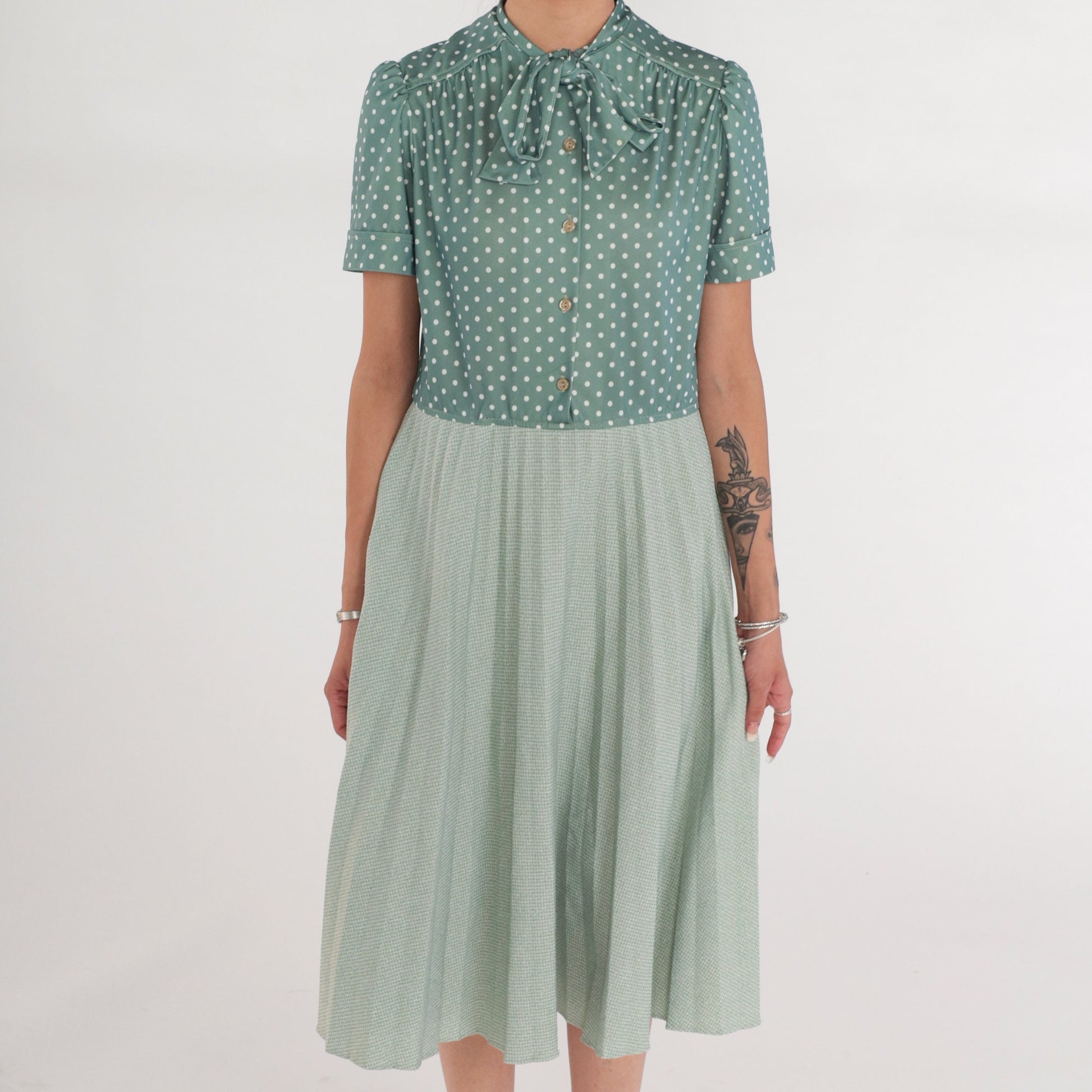 70s Green Polka Dot Midi Dress Puff Sleeve Neck Tie High Waisted Medium