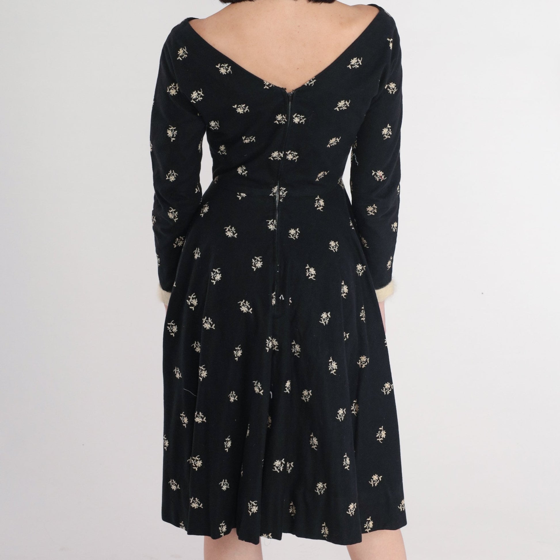 1950s Black Wool Floral Embroidered Midi Dress High Waist Long Sleeve Small S